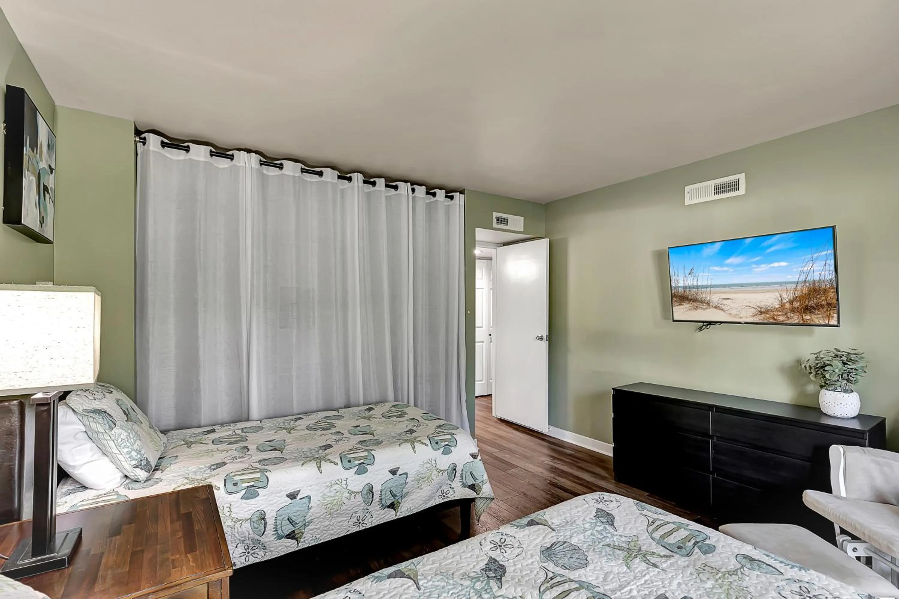 Property building, Bed in Treetops 6101