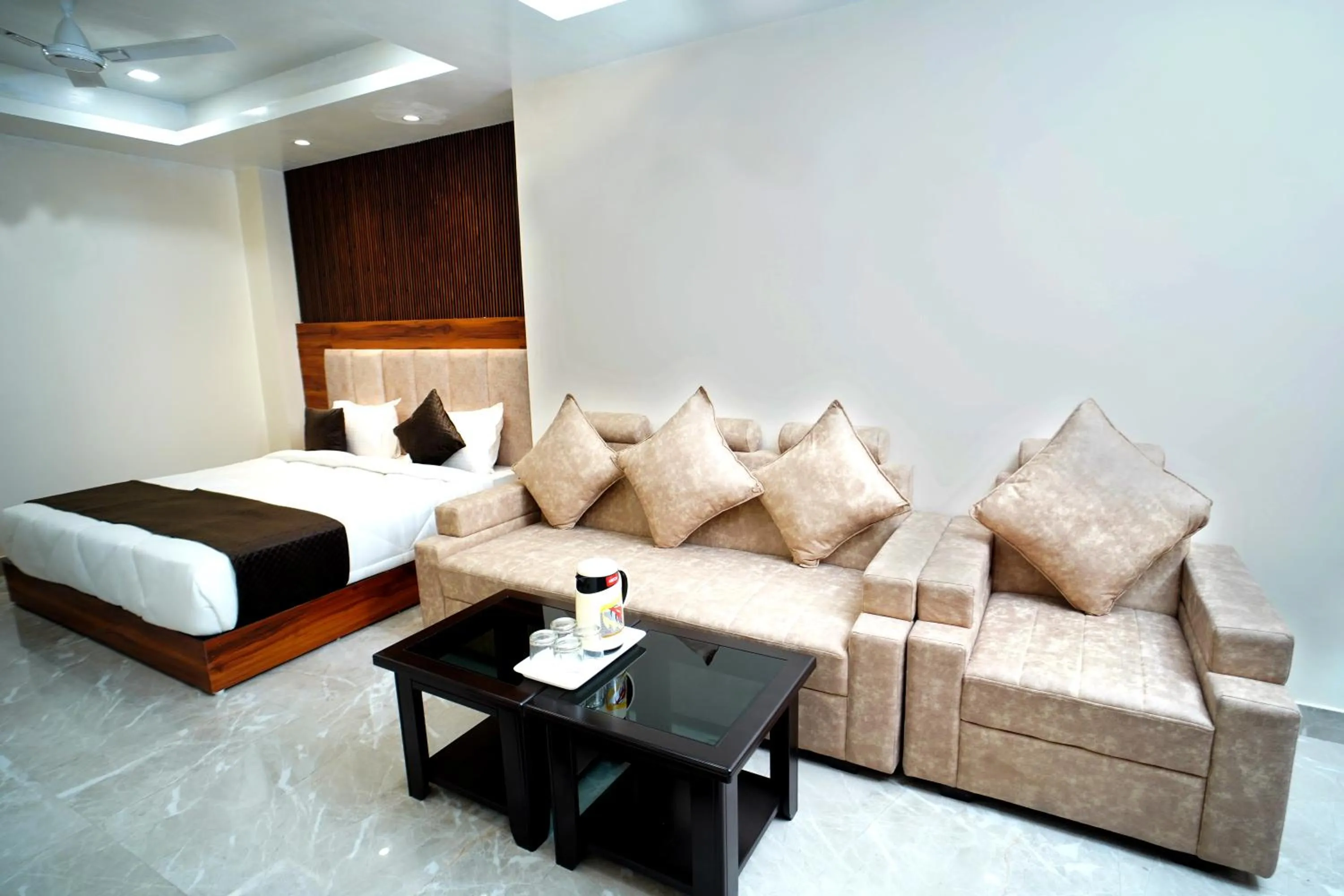 HOTEL ARSH RFESIDENCY