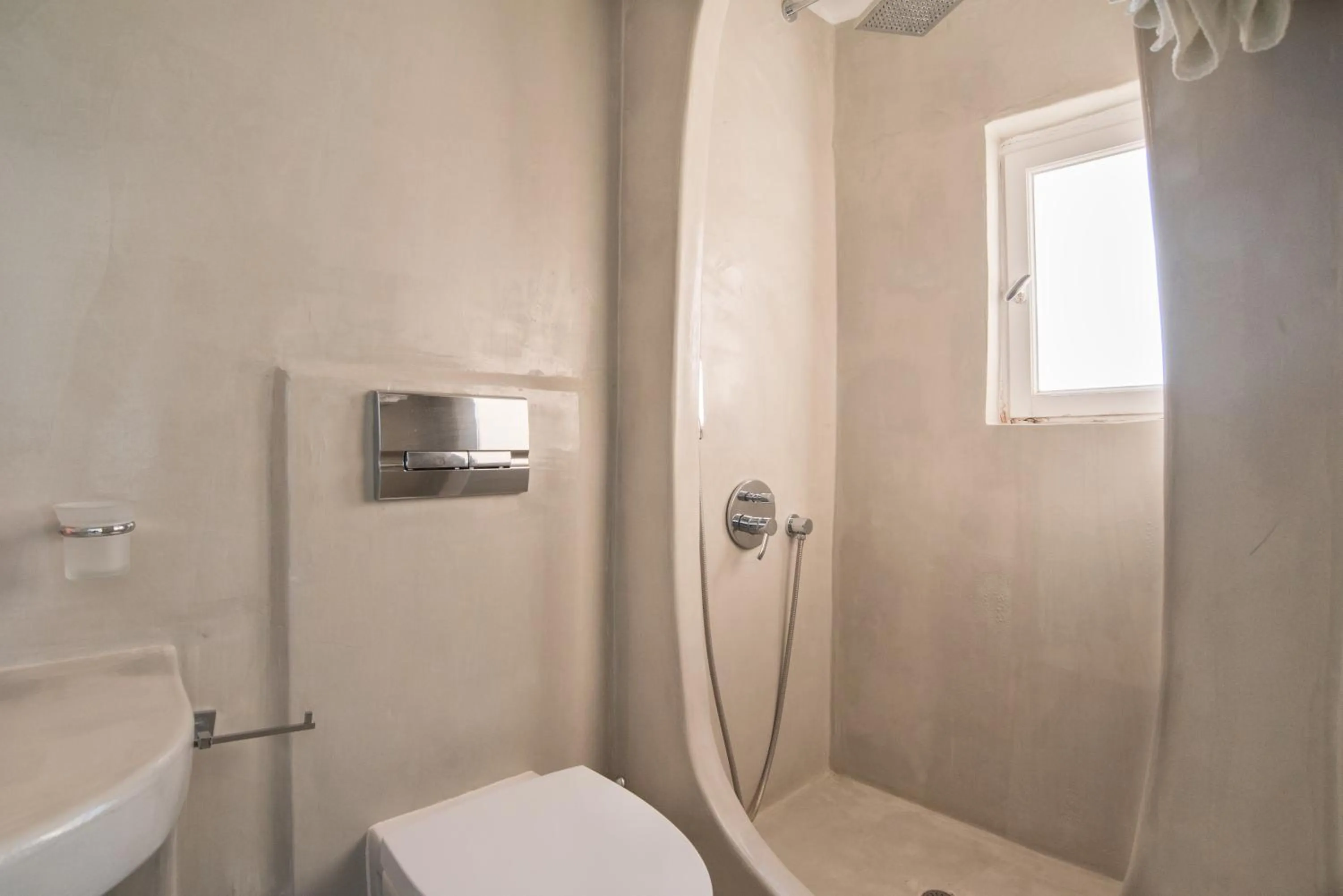 Shower in Sunset Hotel