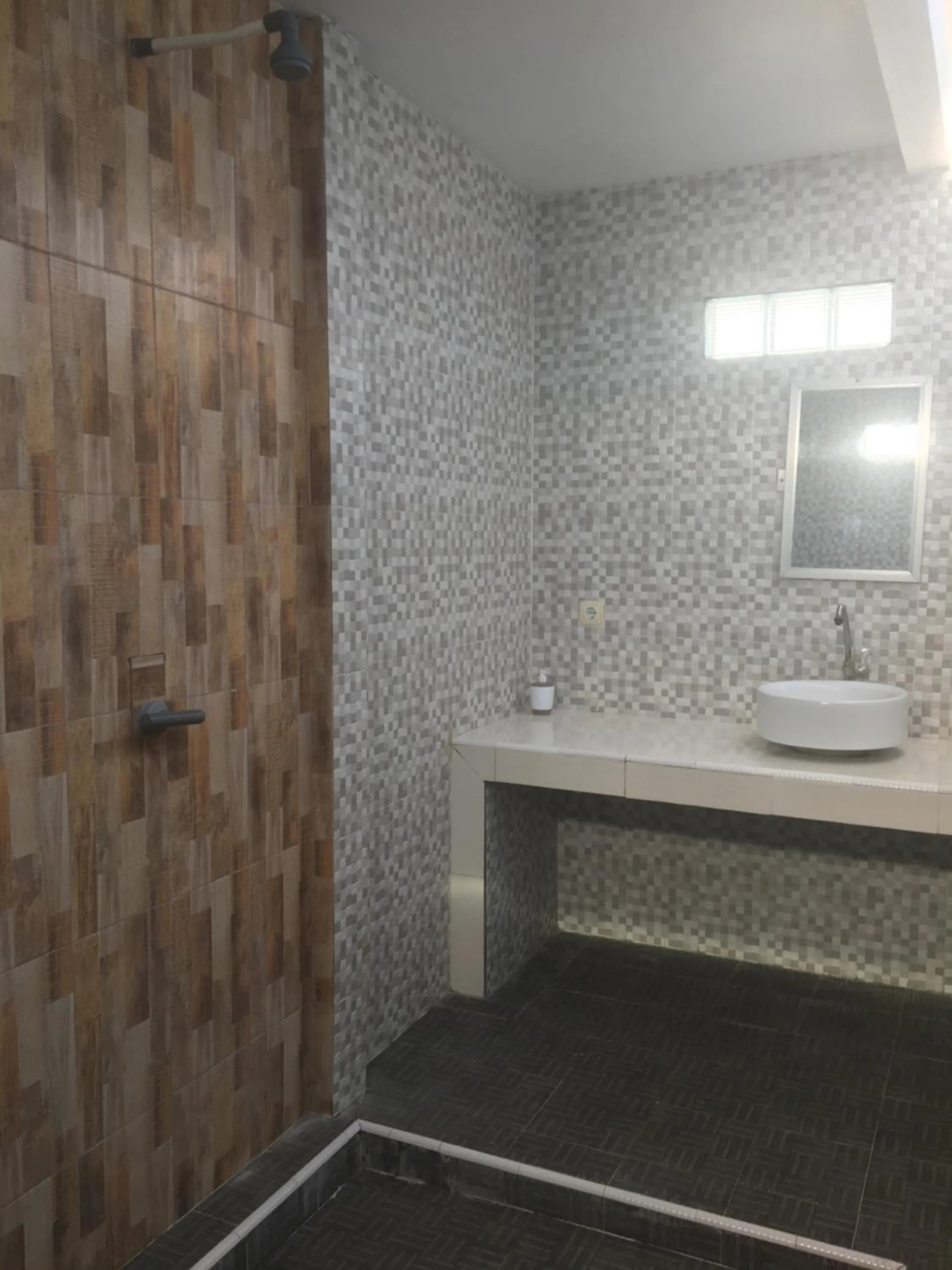 Shower in Puring Bungalows