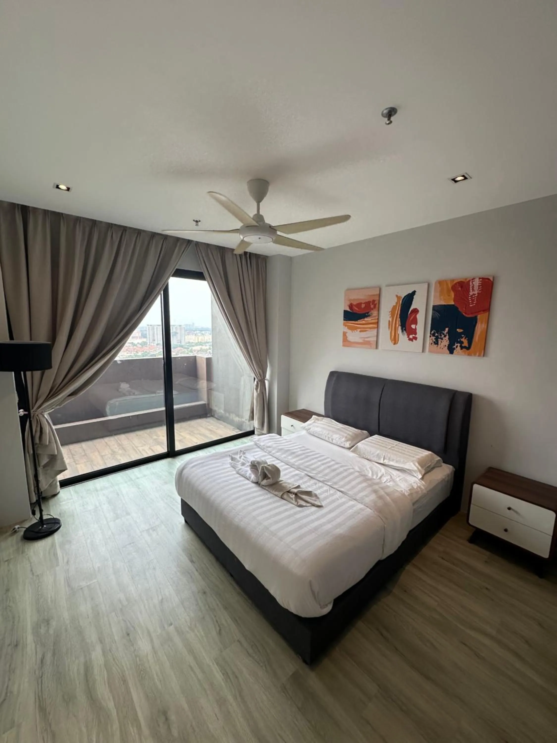 Bed in Lumi Tropicana - Idealhub