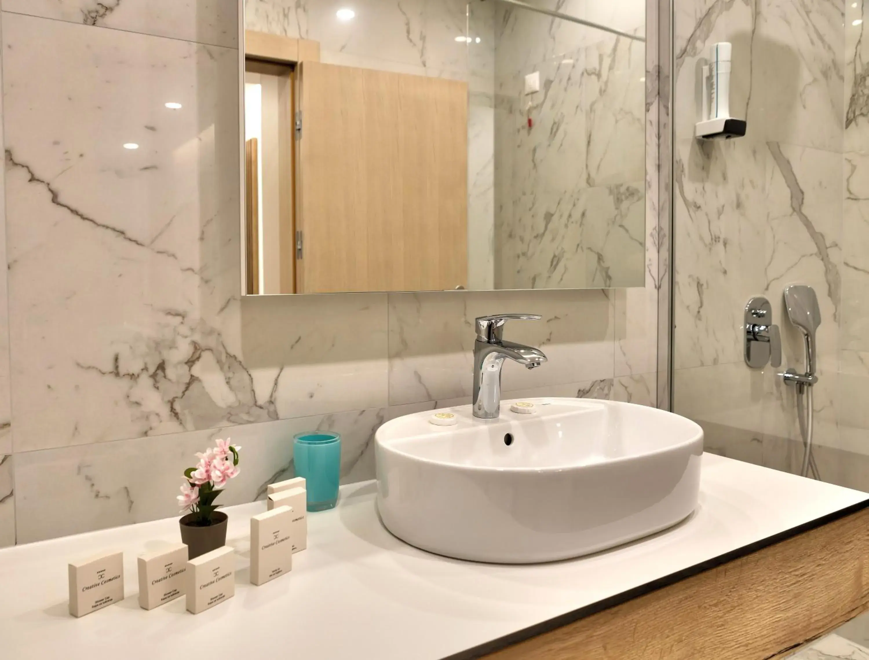 Deluxe Triple Room in Hotel Emerald Deluxe Triple Room in Hotel Emerald