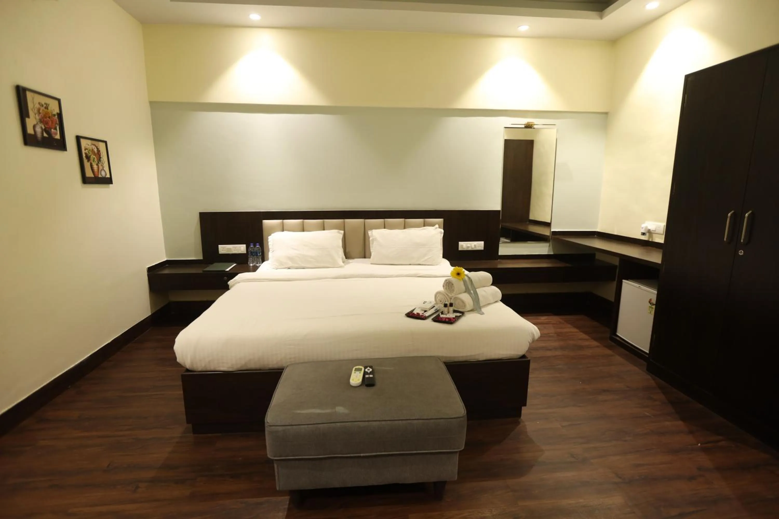 Bed in Country Inn by Kempinski Hotel and Resort - Mumbai International Airport