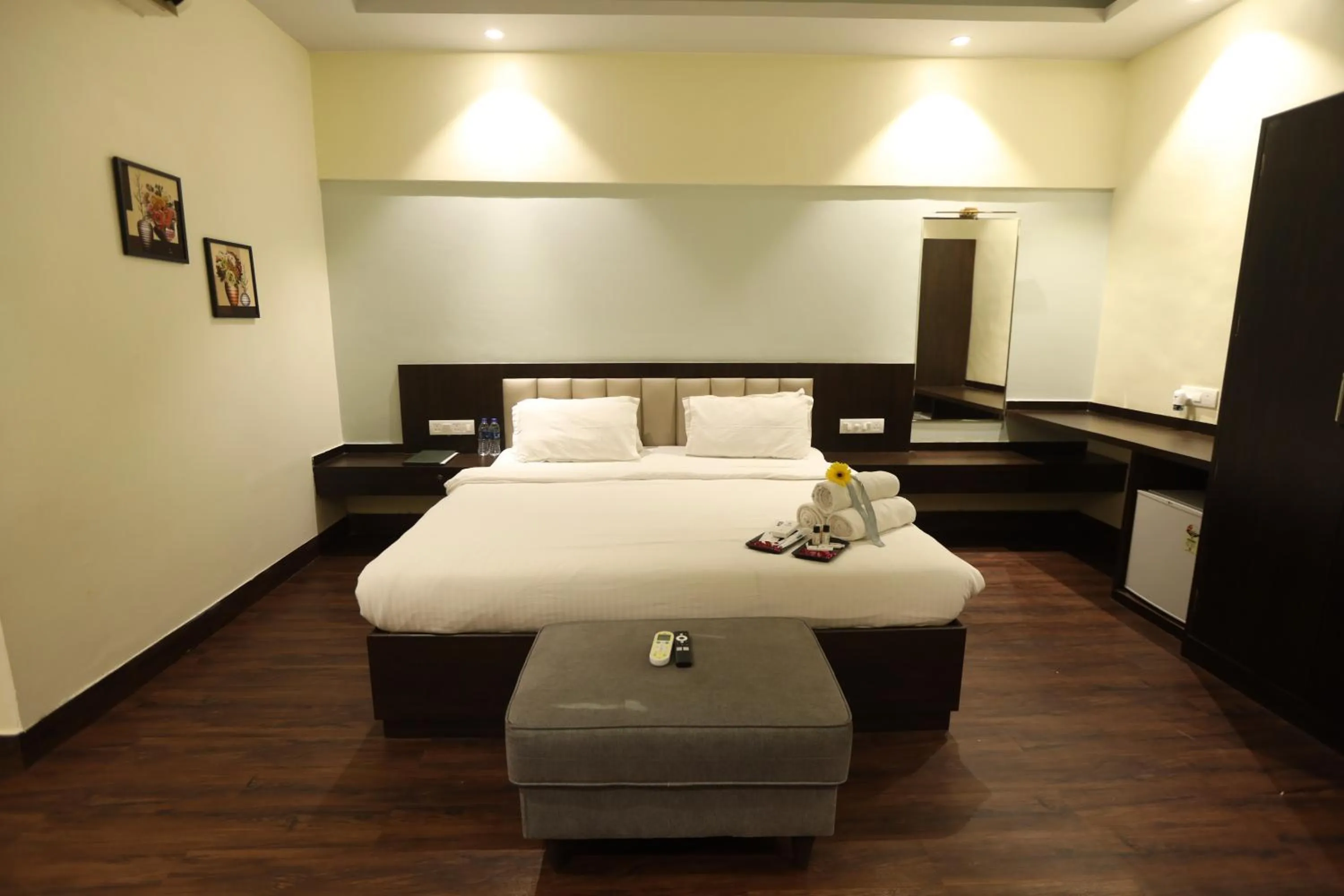 Bed in Country Inn by Kempinski Hotel and Resort - Mumbai International Airport