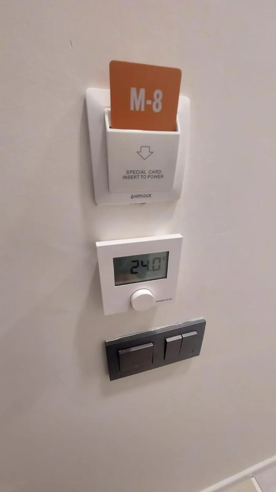 Facade/entrance in Tumba Sisli Vadi