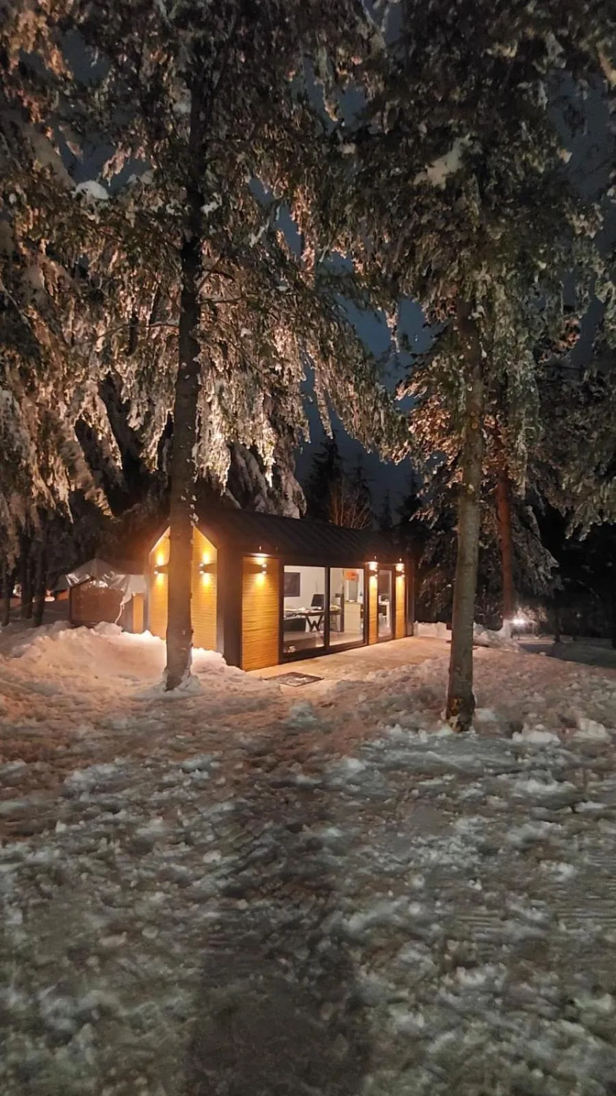 Property building in Tumba Sisli Vadi