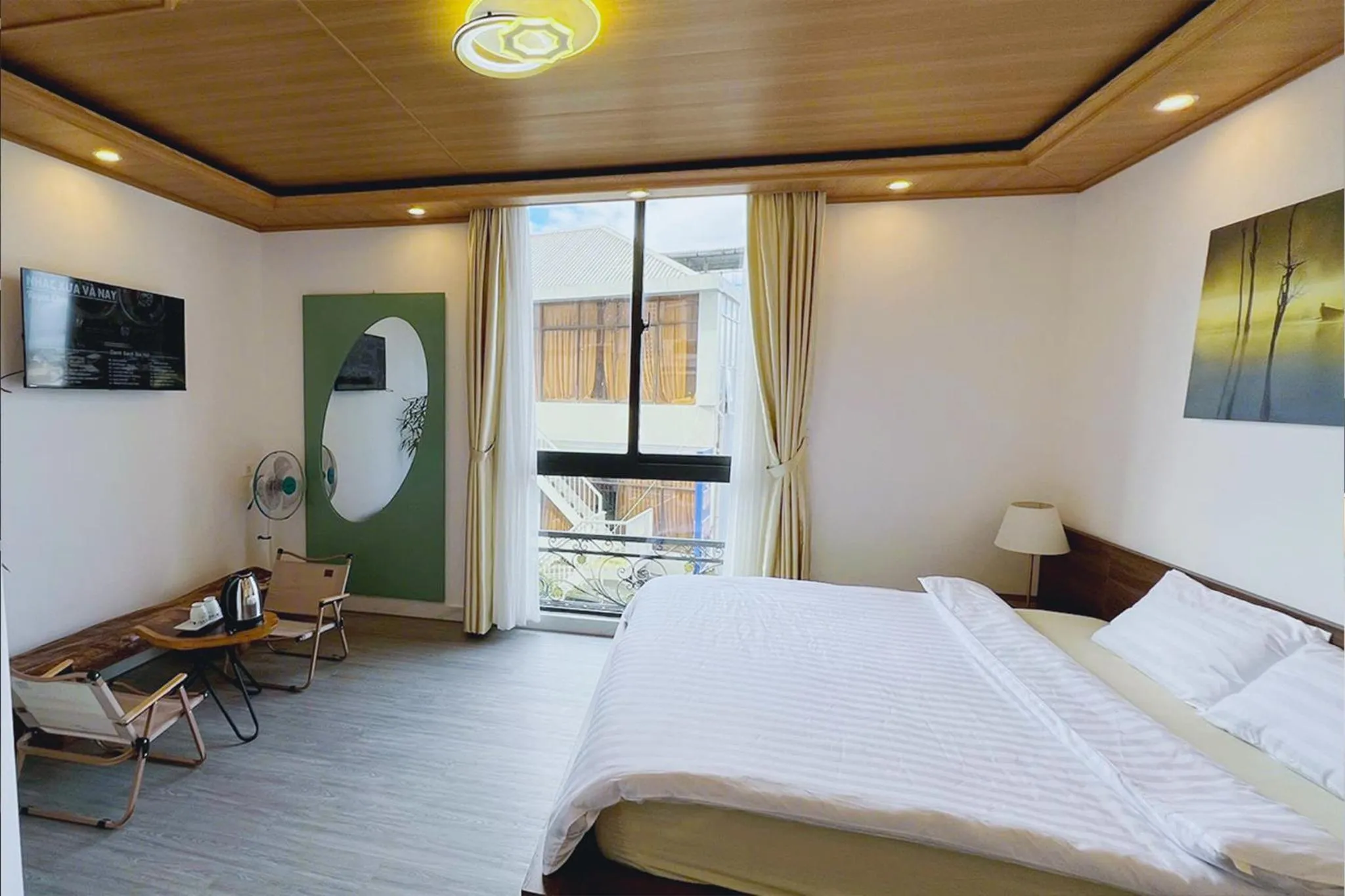 Bed in AMIGO Luxury Palace- Cạnh Chợ Đêm Đà Lạt