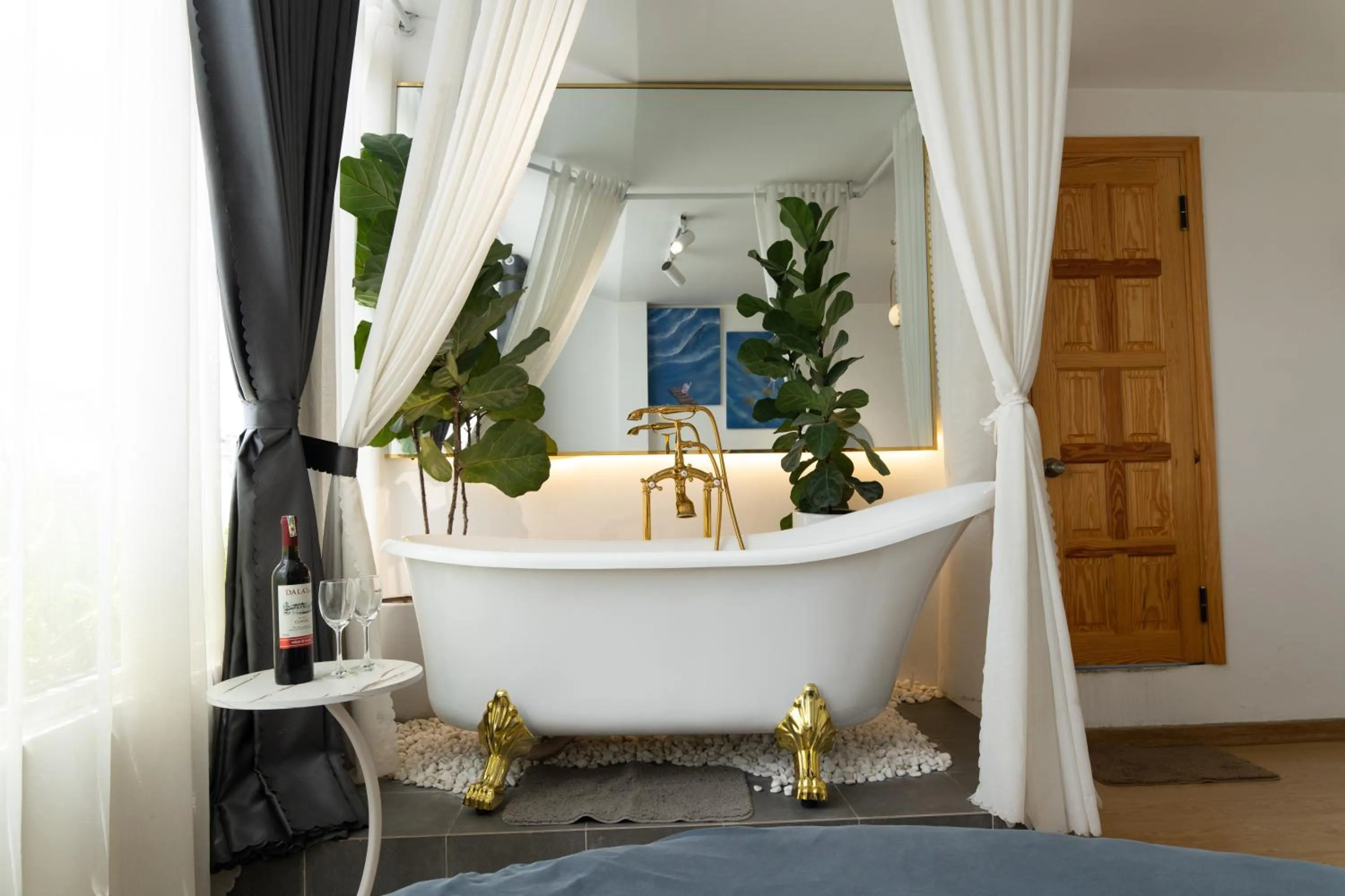 Hot Tub in AMIGO Luxury Palace- Cạnh Chợ Đêm Đà Lạt