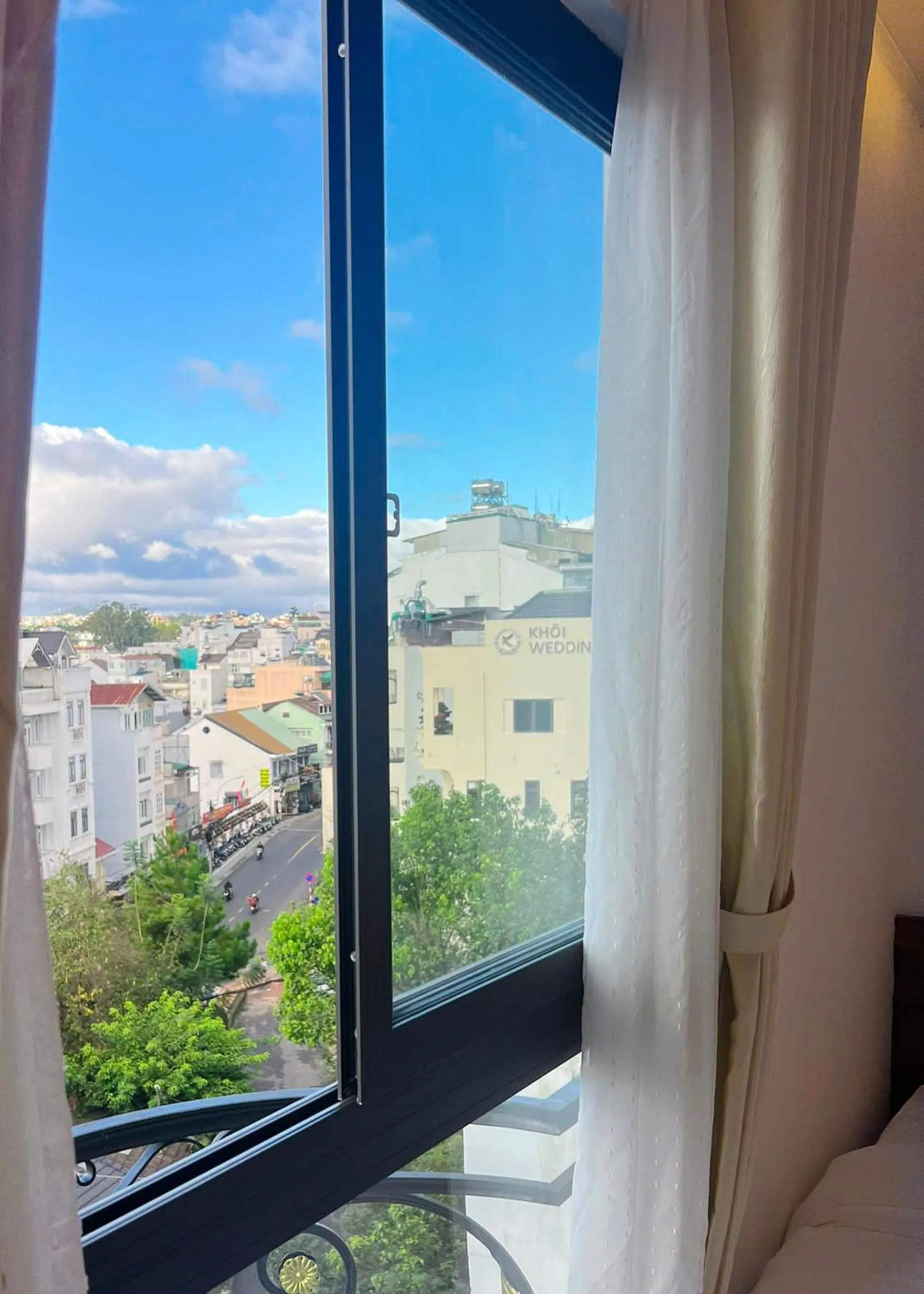 Day in AMIGO Luxury Palace- Cạnh Chợ Đêm Đà Lạt