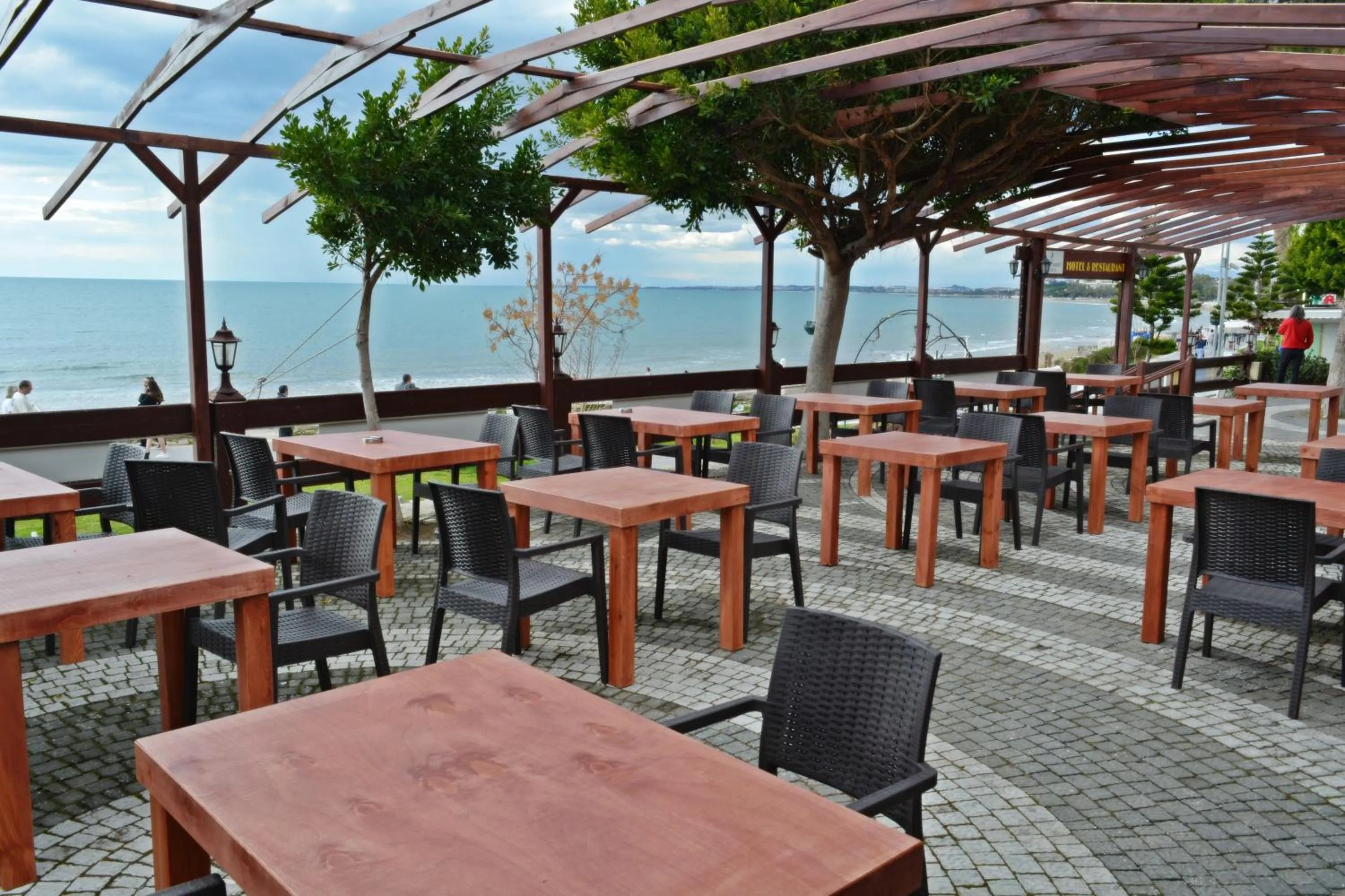 Restaurant/places to eat in Clover Magic Nova Beach Hotel