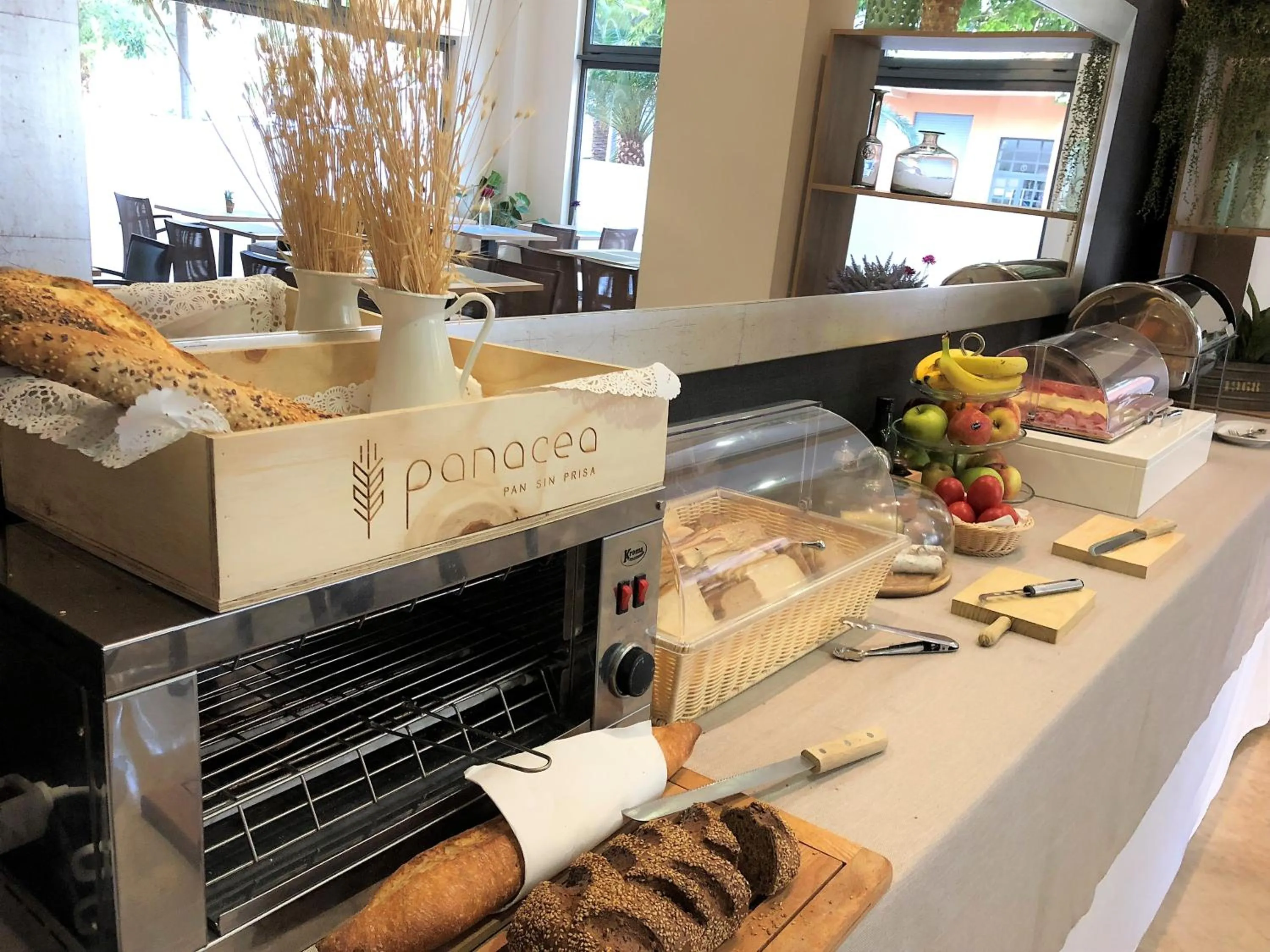 Buffet breakfast in Apartamentos Plaza Picasso