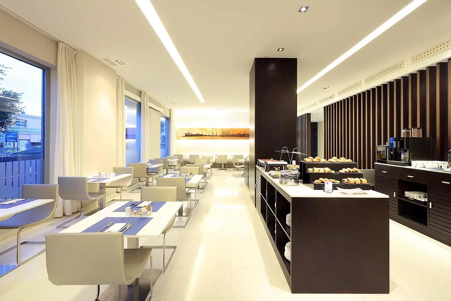 Restaurant/places to eat in Exe Puerto de Sagunto