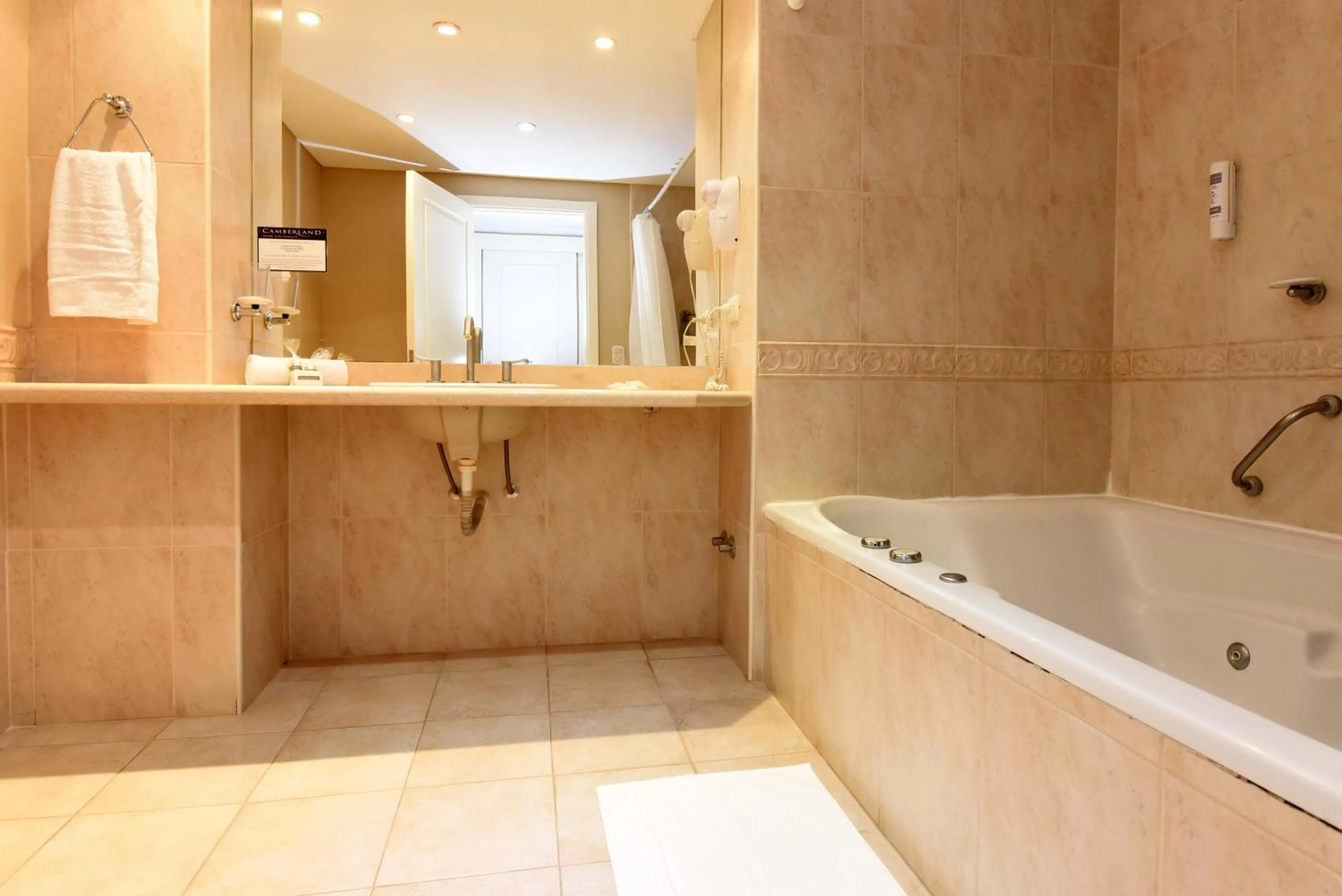 Bathroom in Camberland Resort & Spa Ramallo