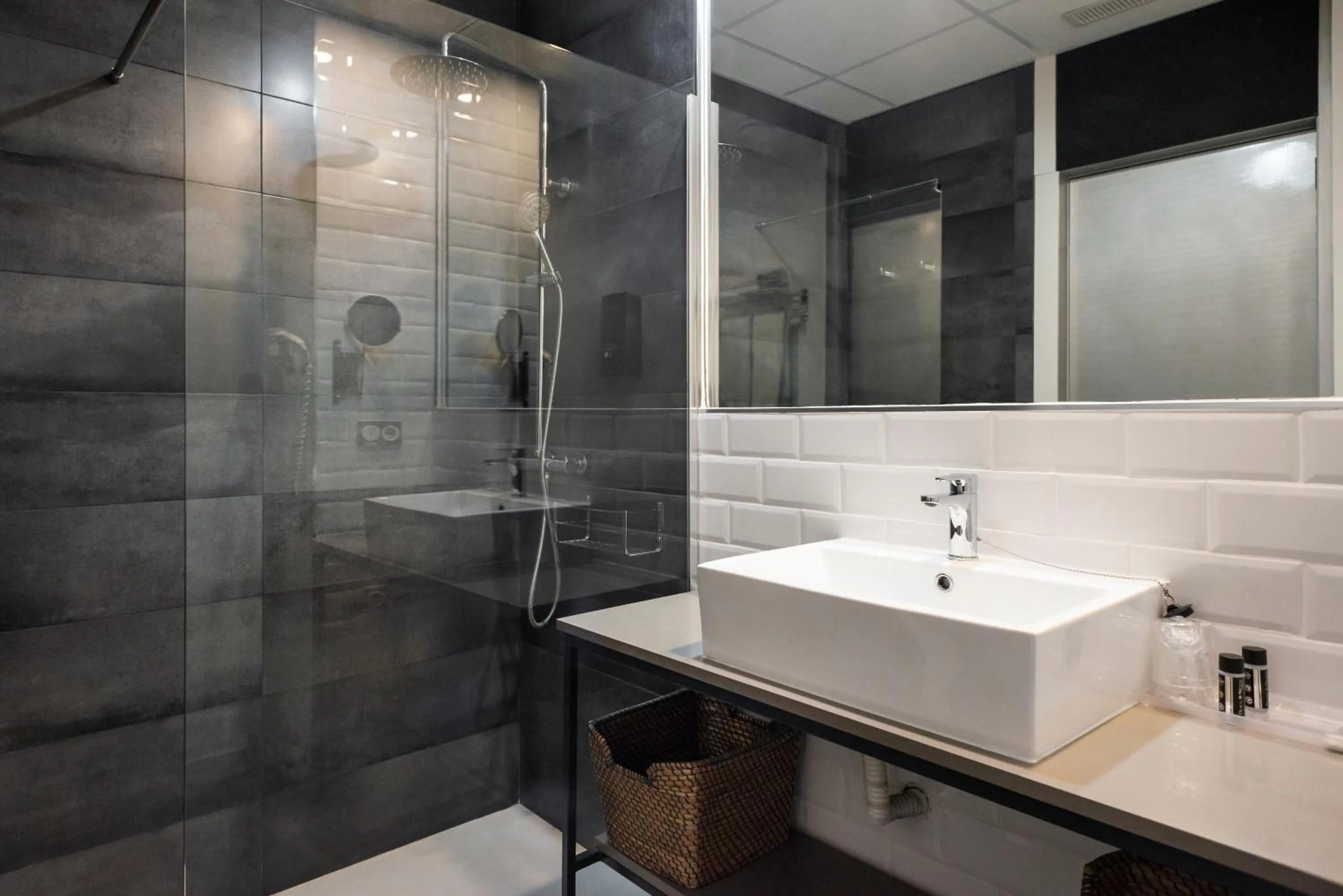 Shower in Blanq Carmen Hotel