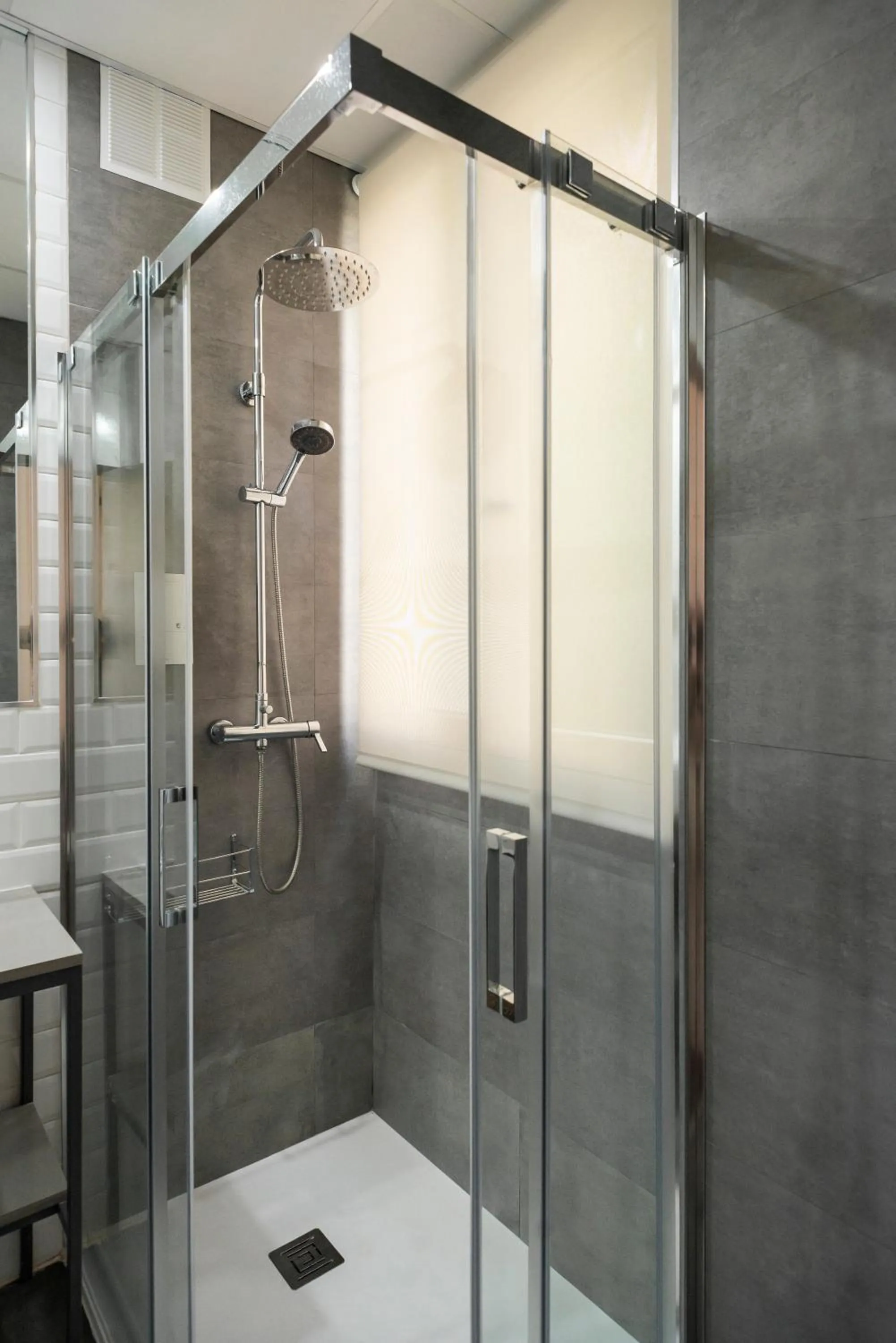 Shower in Blanq Carmen Hotel