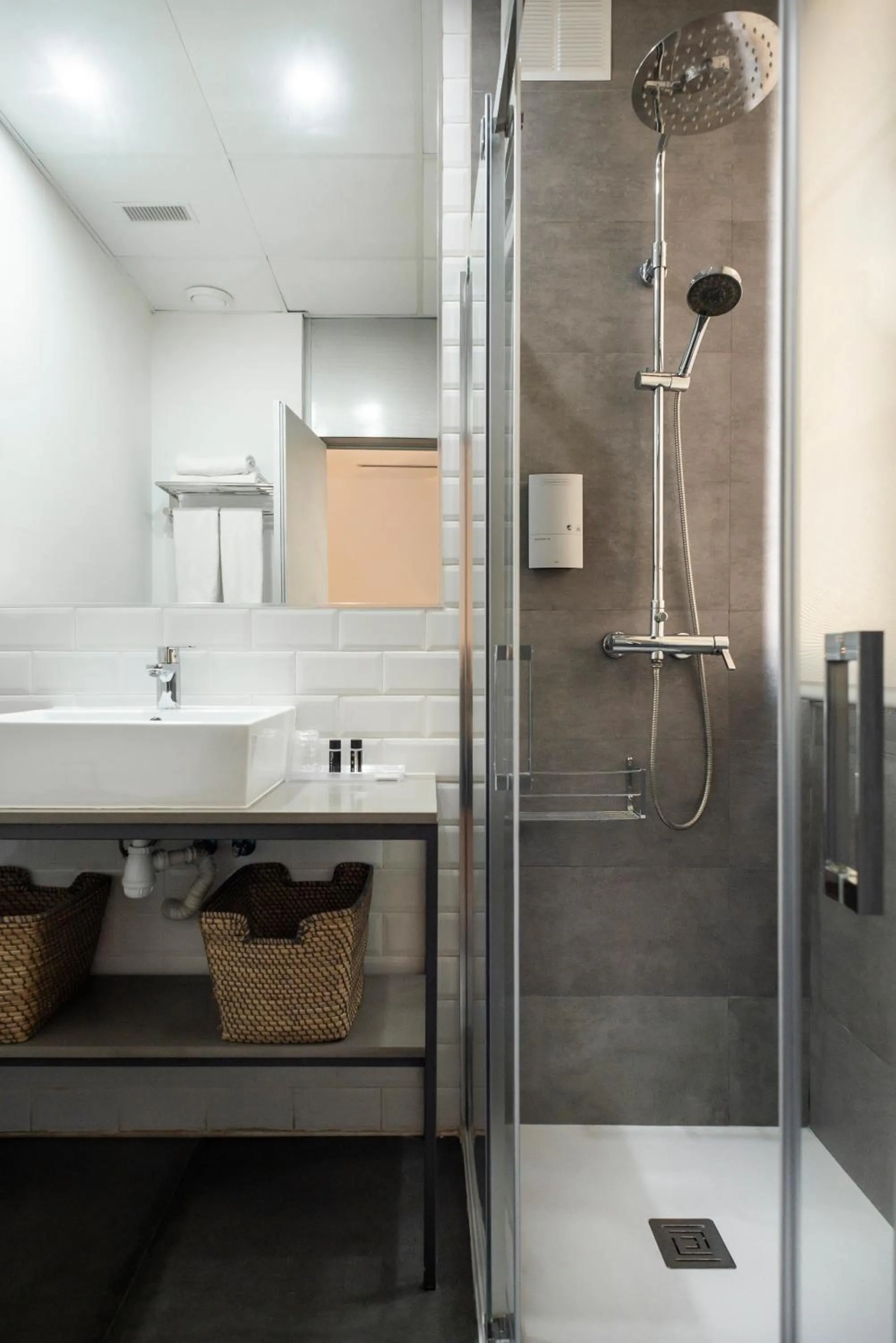 Shower in Blanq Carmen Hotel