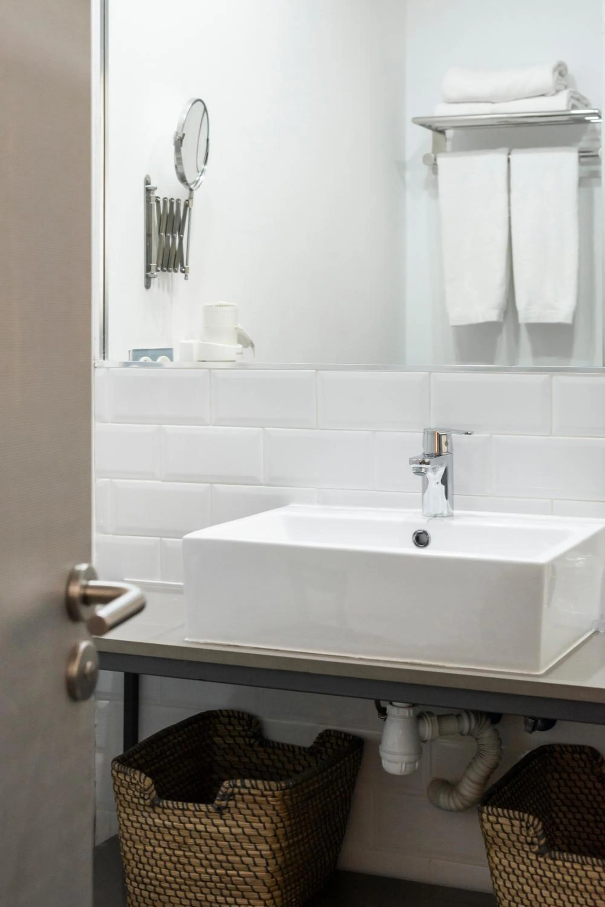 Bathroom in Blanq Carmen Hotel