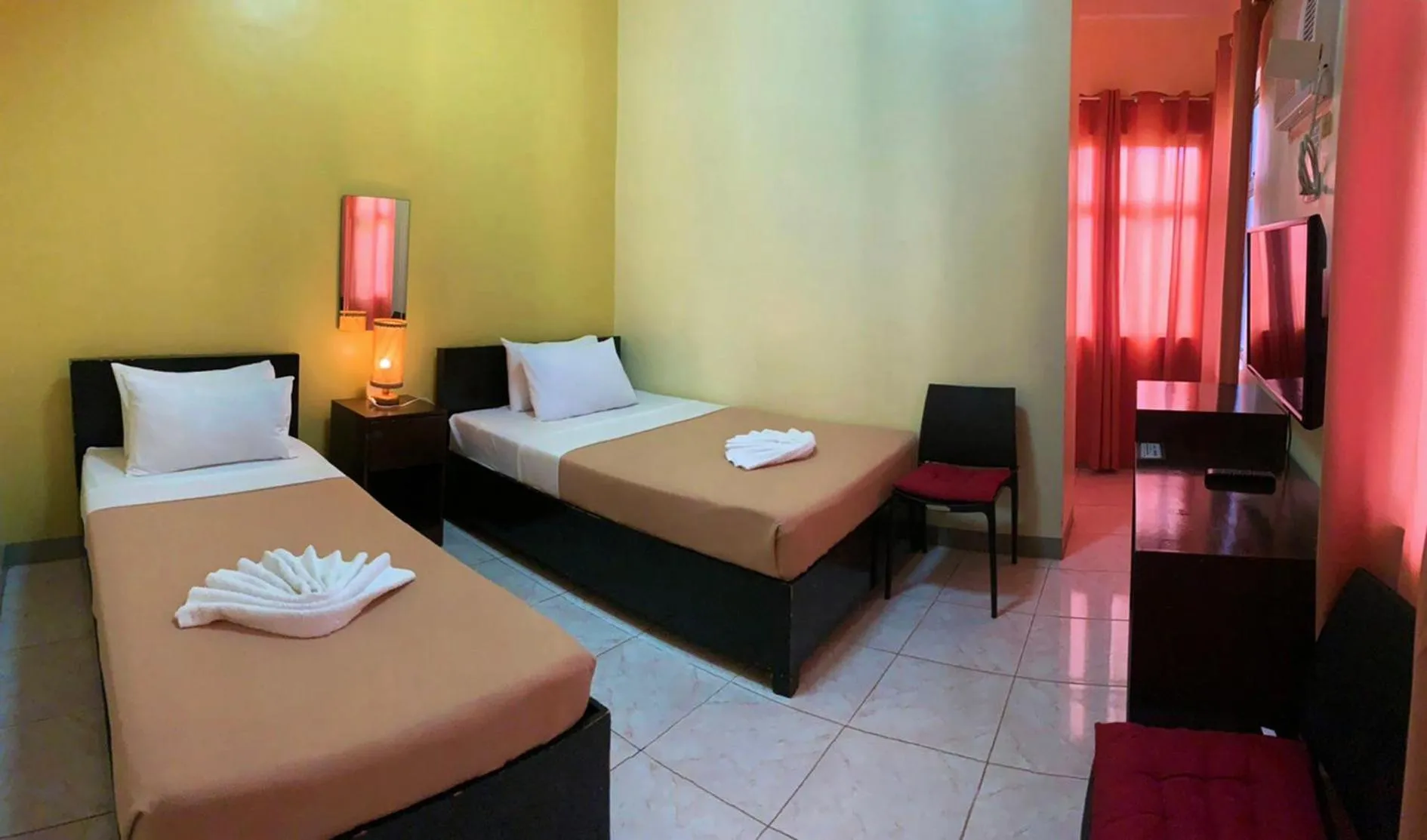 Bedroom, Bed in Coron Vista Lodge