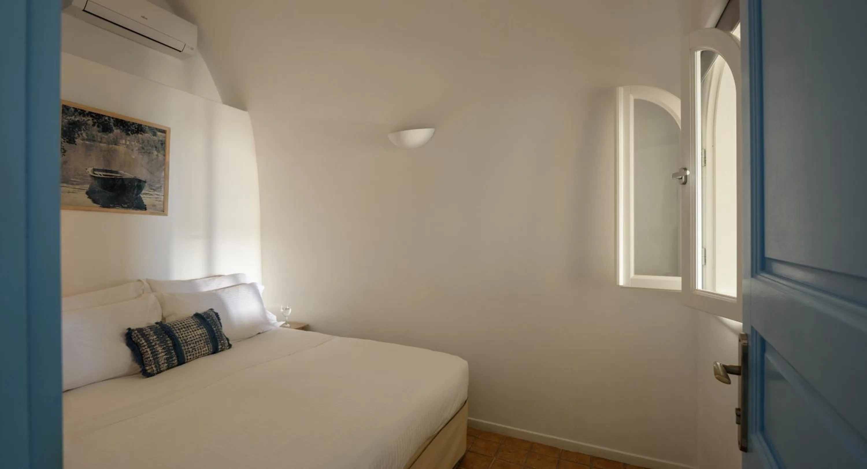 Bedroom, Bed in Pantelia Suites