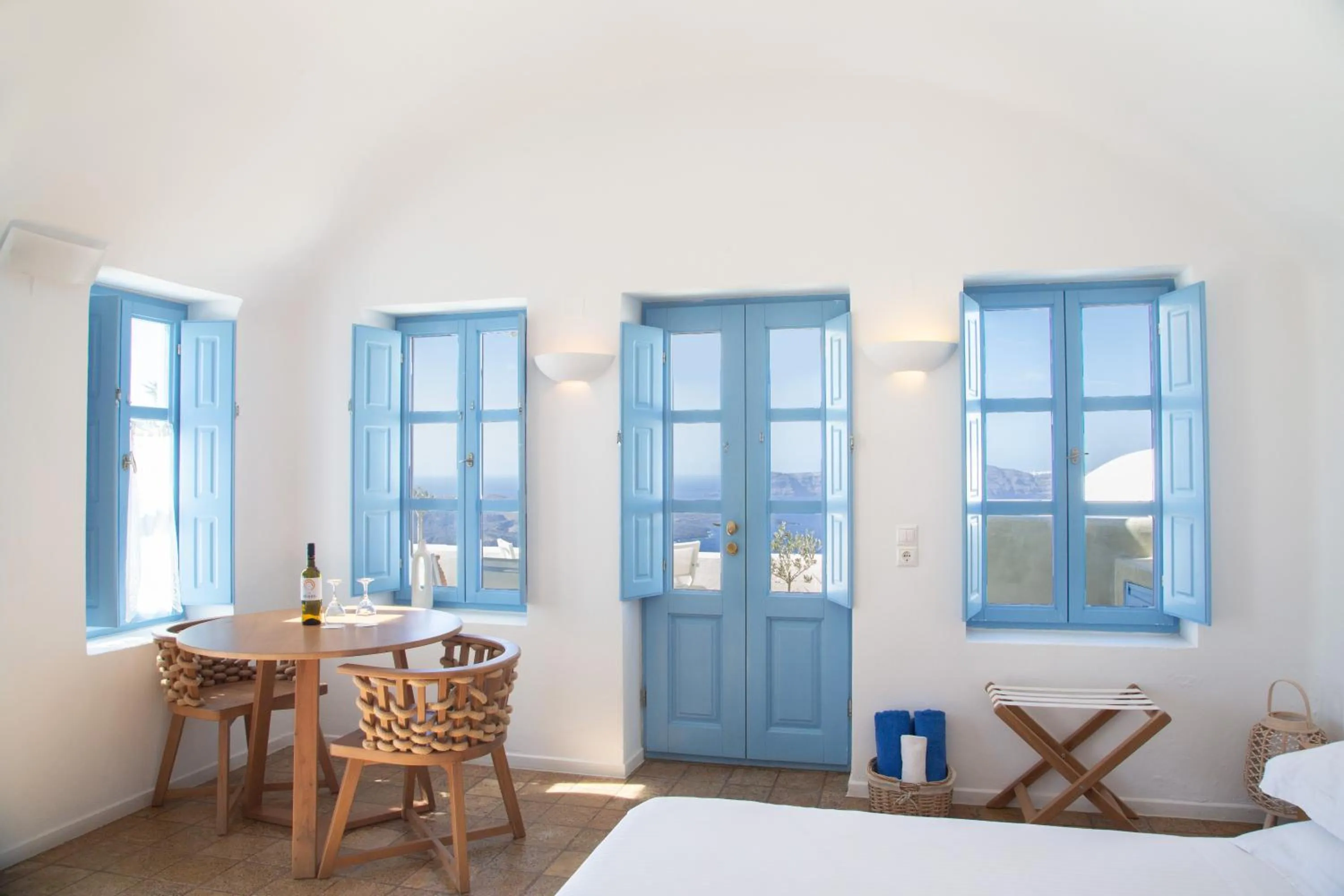 Bedroom, Bed in Pantelia Suites