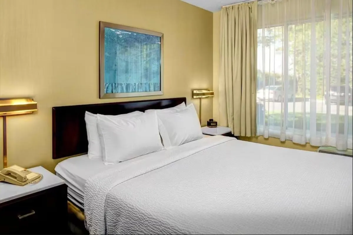 Bed in King's Inn Mason,Ohio