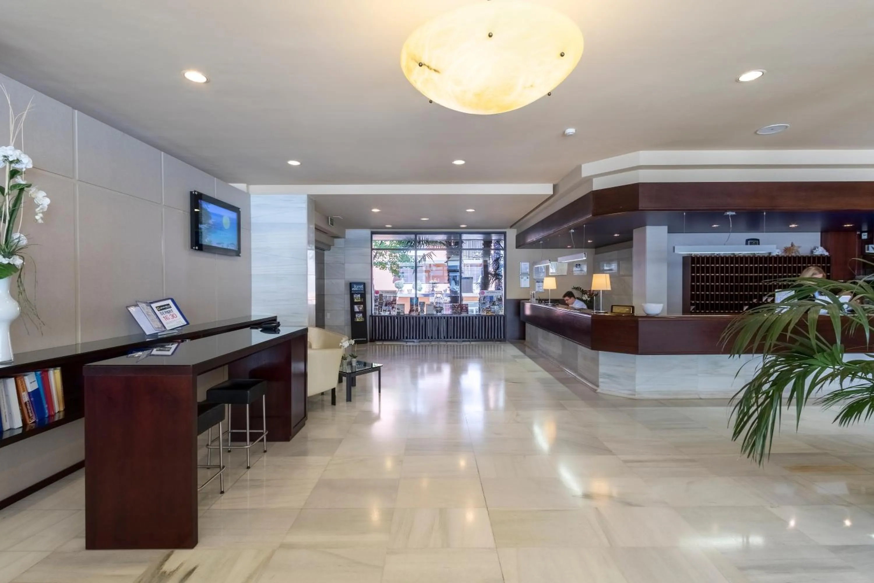 Lobby or reception in Hotel Anabel