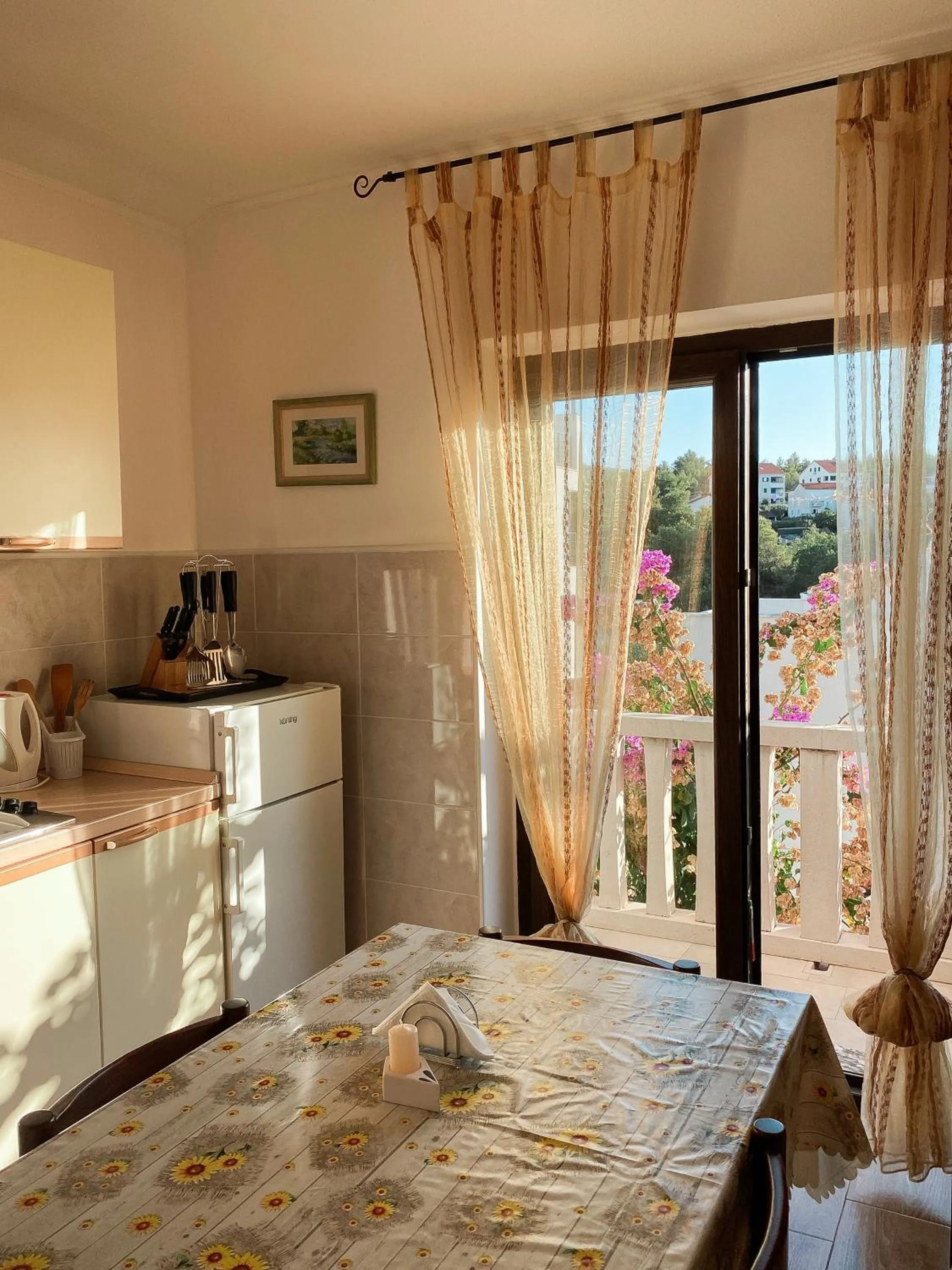 Kitchen or kitchenette, Bed in VILLA MARE
