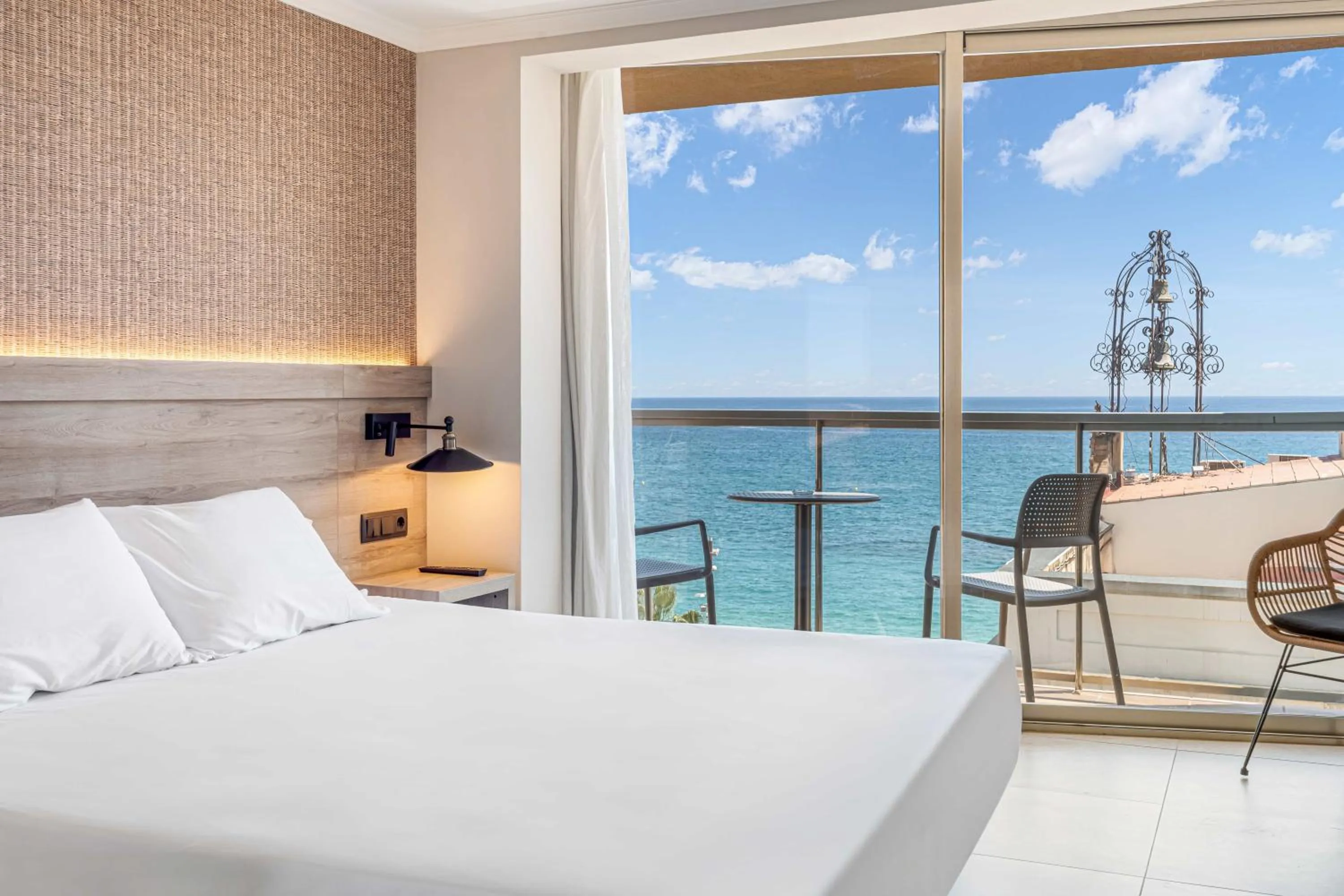 Bed in Hotel Metropol