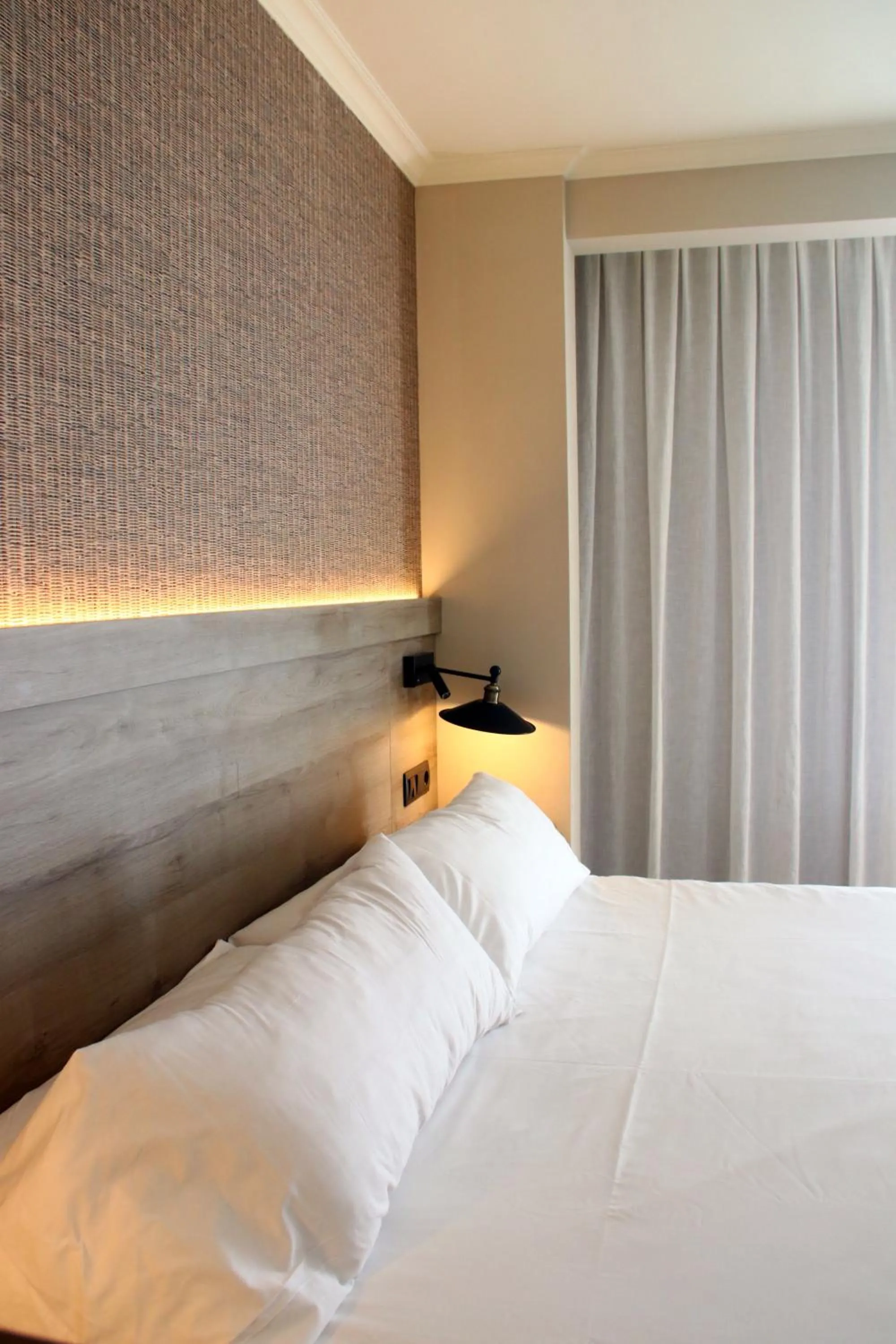 Bed in Hotel Metropol