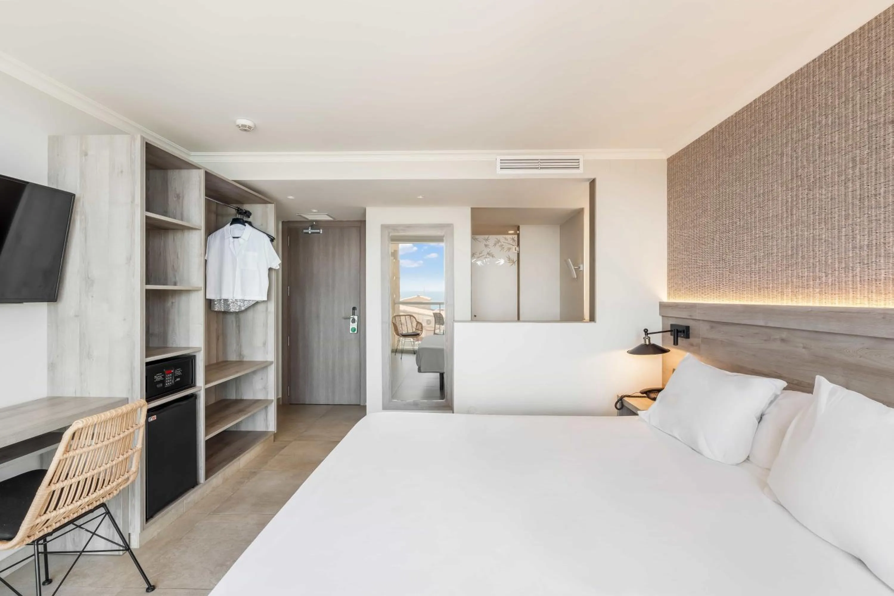 Bed in Hotel Metropol