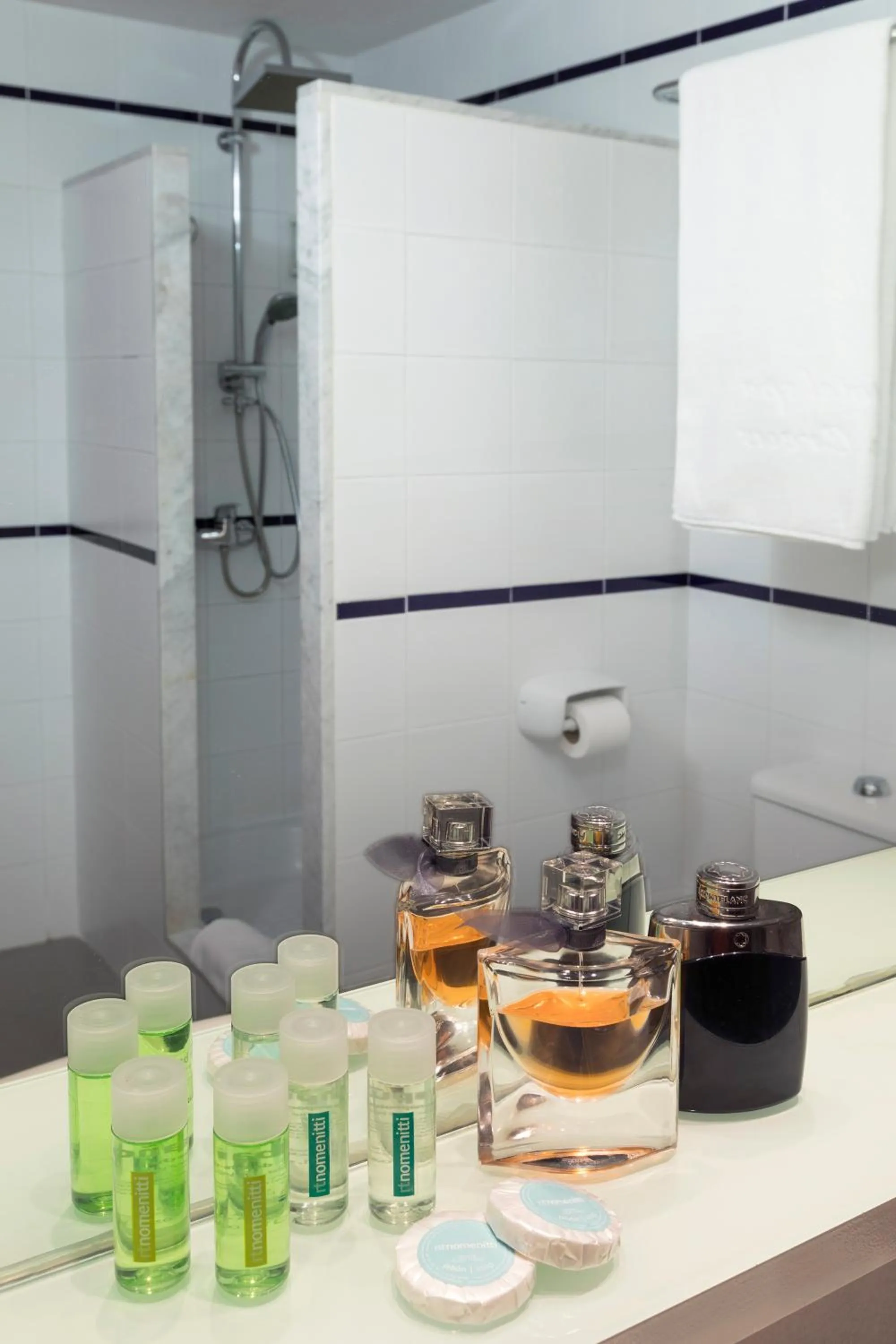 Shower in Hotel Spa Cap de Creus