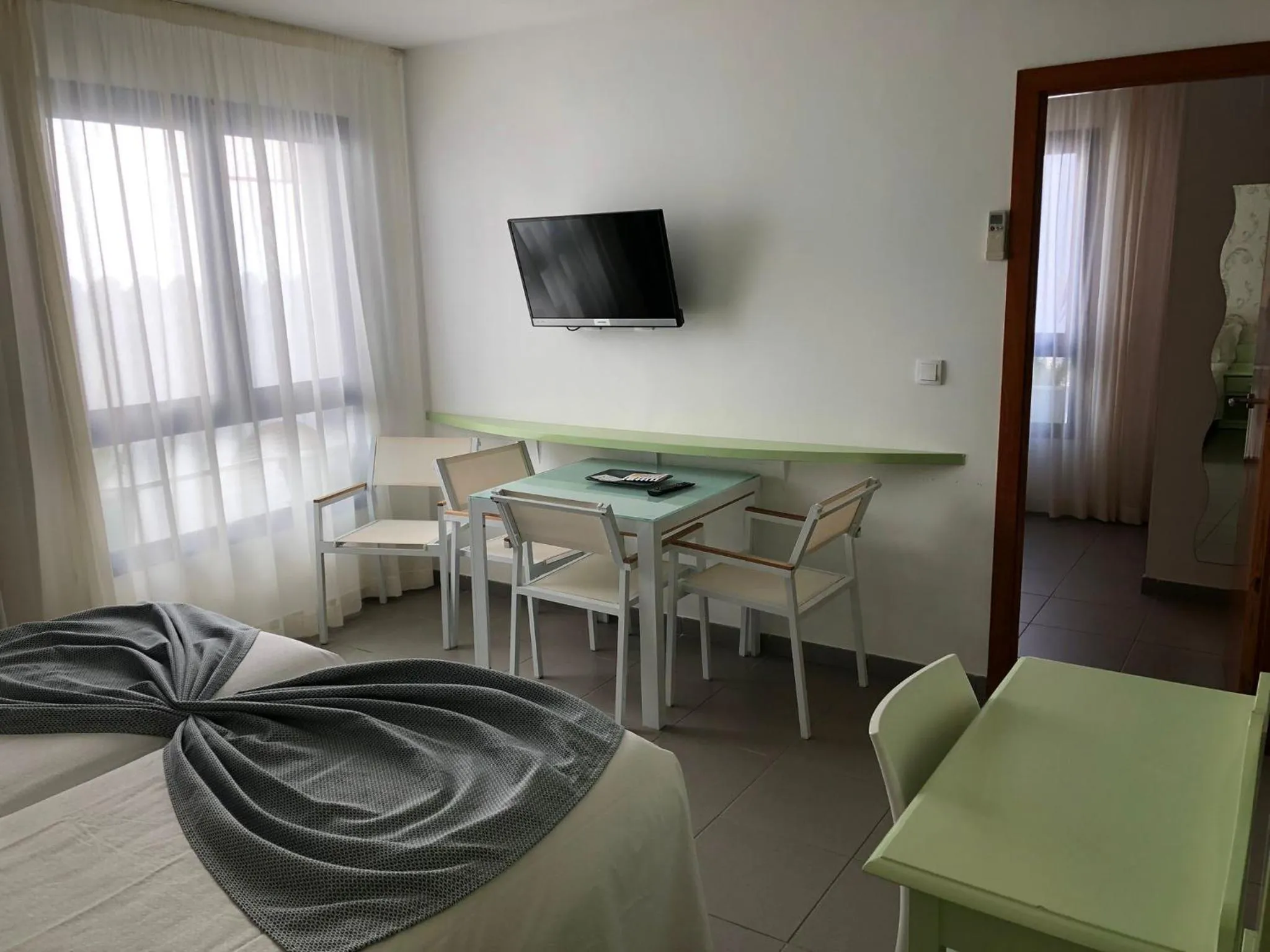 TV and multimedia in Hotel Spa Cap de Creus