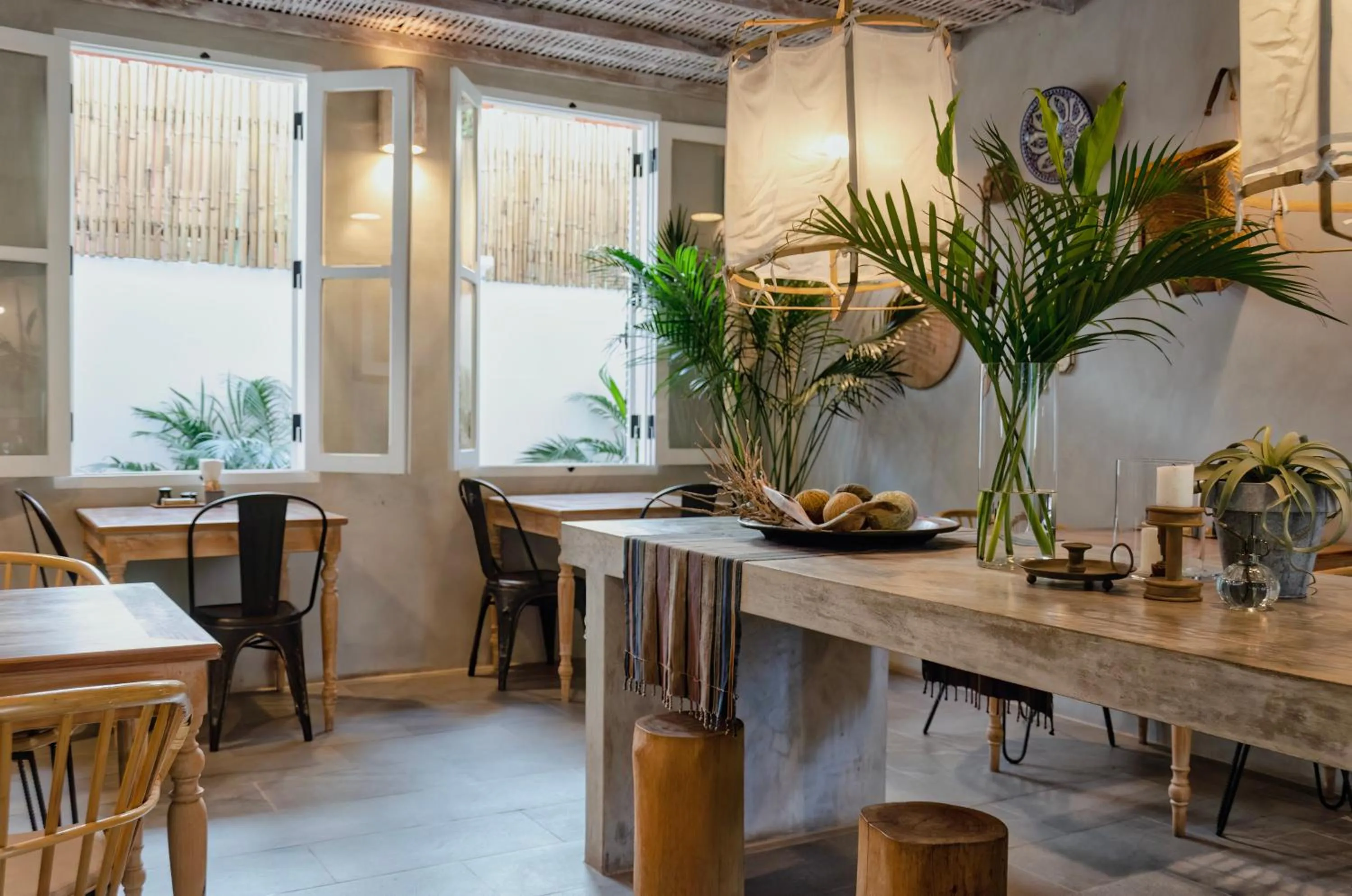 Restaurant/places to eat in Chic stay HANA Boutique hotel xxxx Possible noise from the construction next to our property