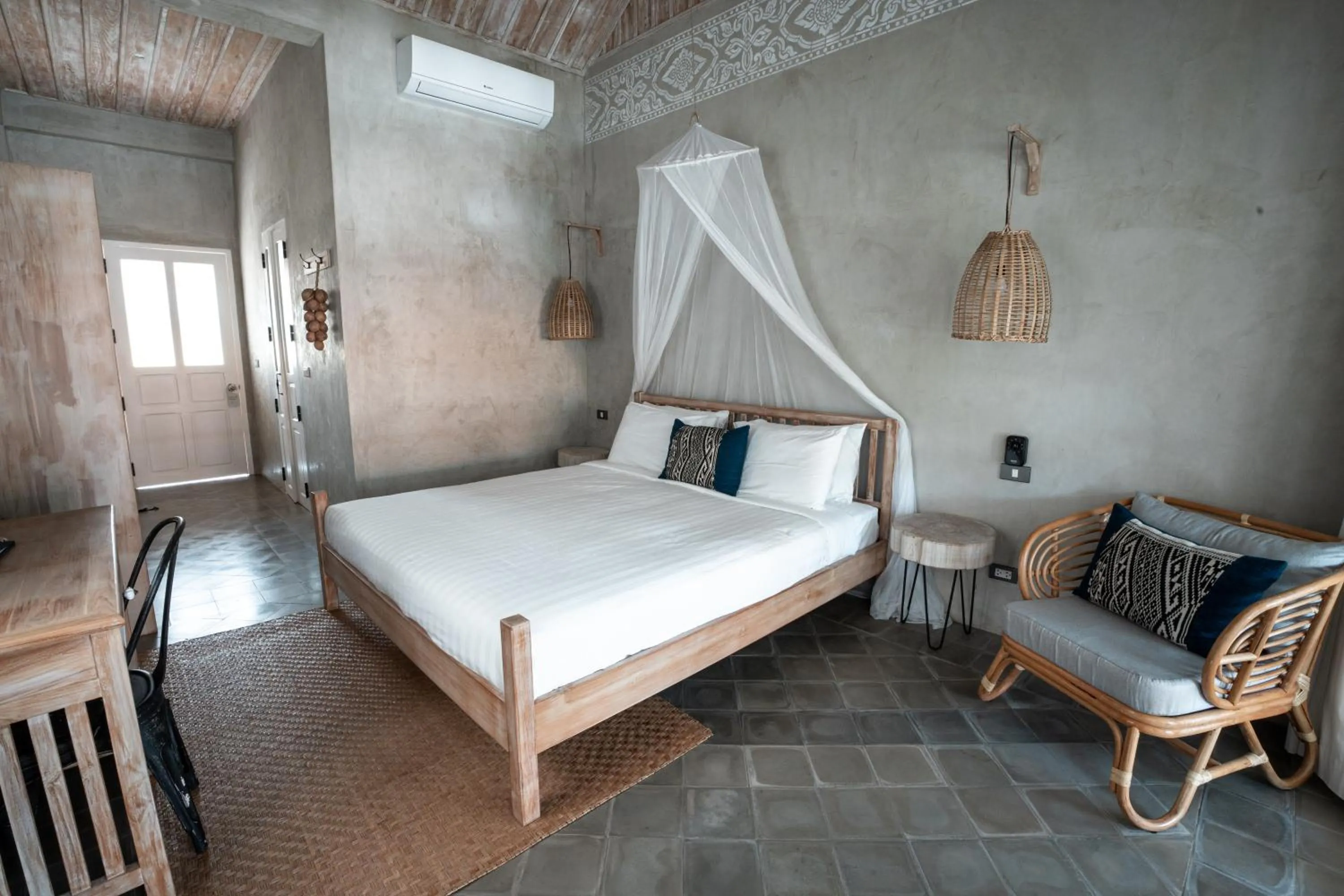 Bed in Chic stay HANA Boutique hotel xxxx Possible noise from the construction next to our property