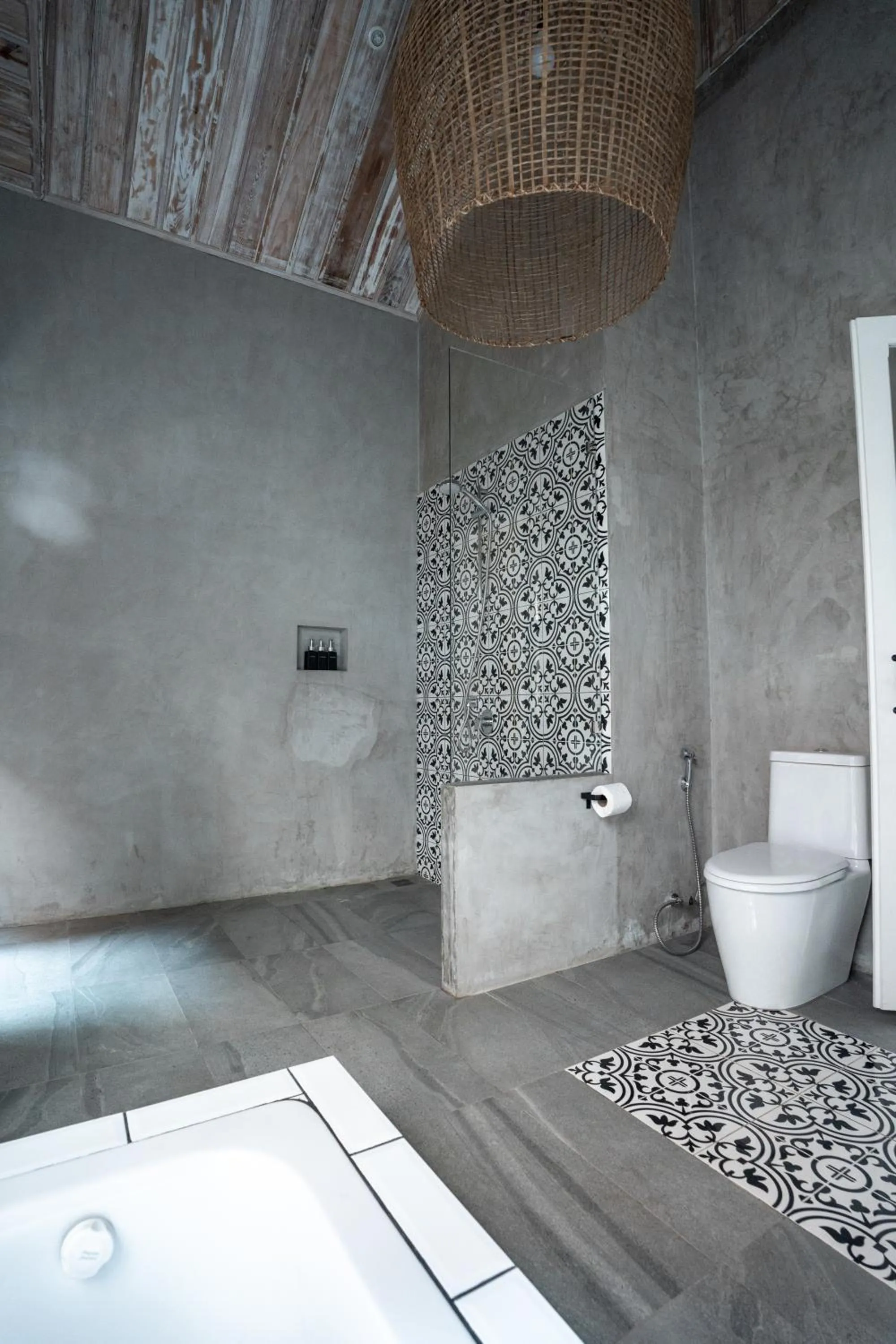 Bathroom in Chic stay HANA Boutique hotel xxxx Possible noise from the construction next to our property