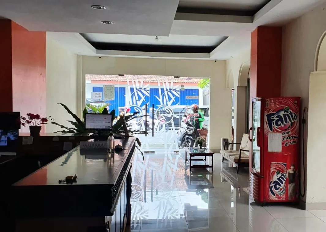 Living room in OYO 206 Hotel Candra Kirana