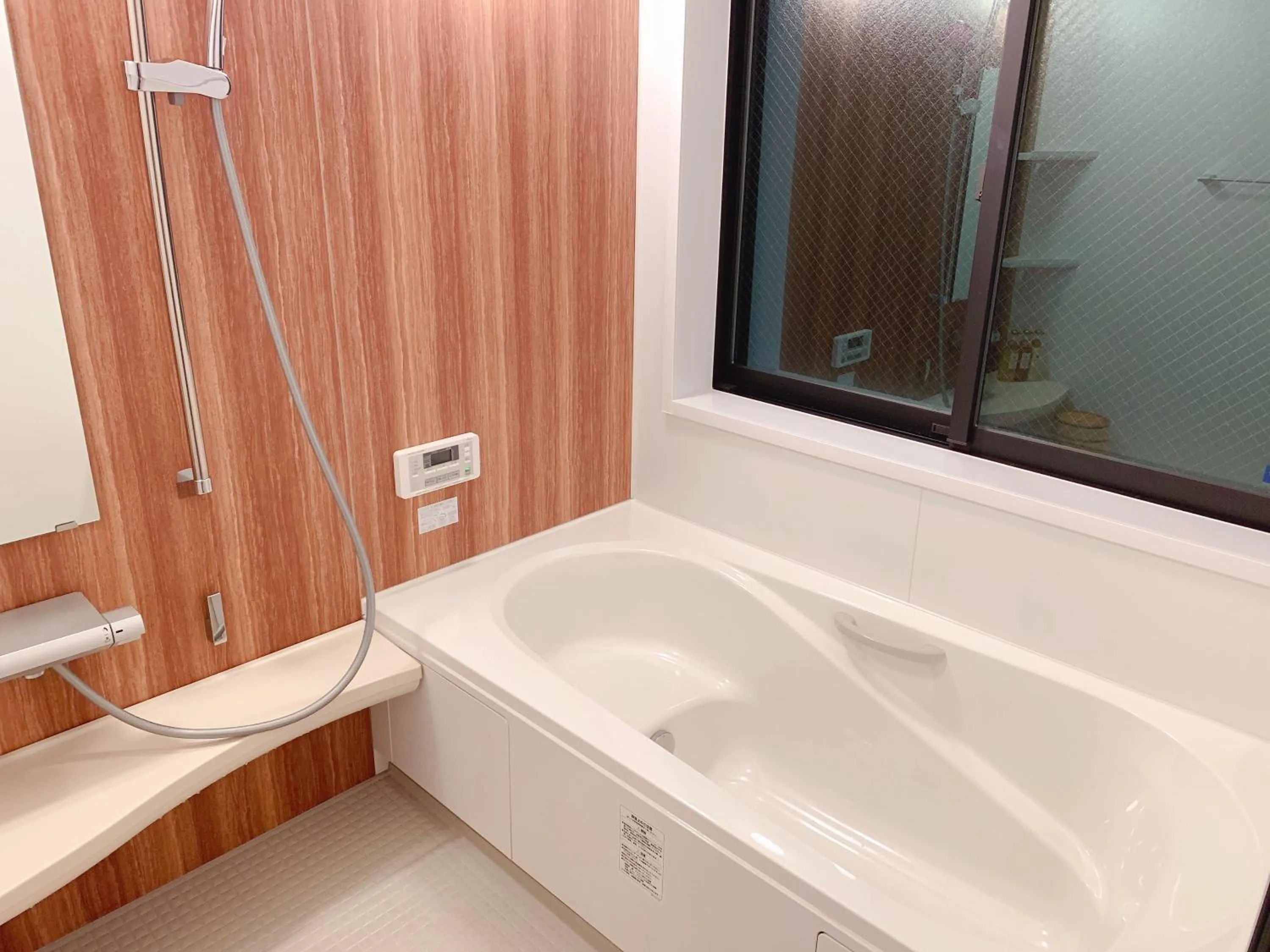 Shower in 桃夭庵 touyouan momo house kujo 一棟貸切