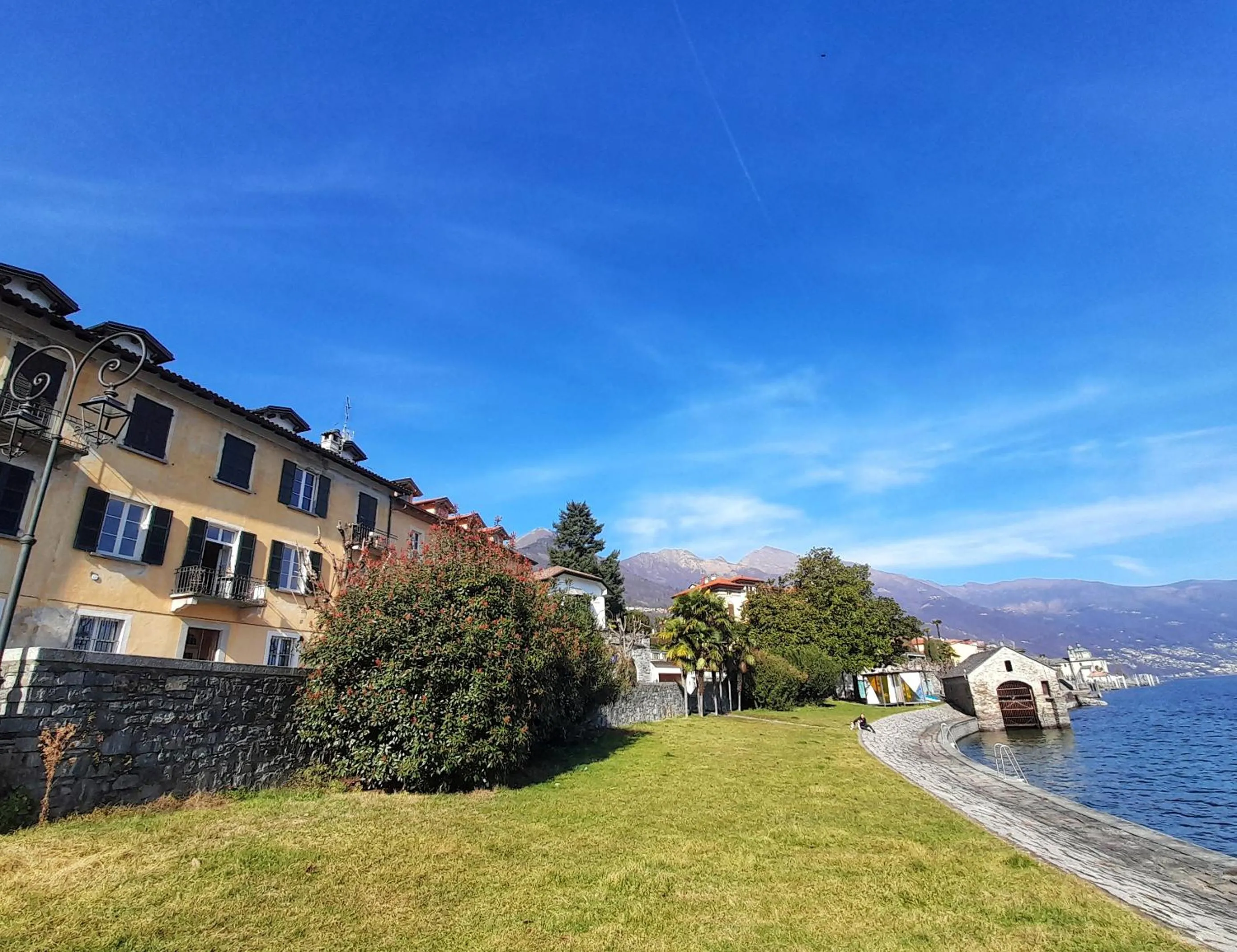 Property building in Spiaggia Amore - Appartamenti Vacanza Vista Lago - Luxury Apartments