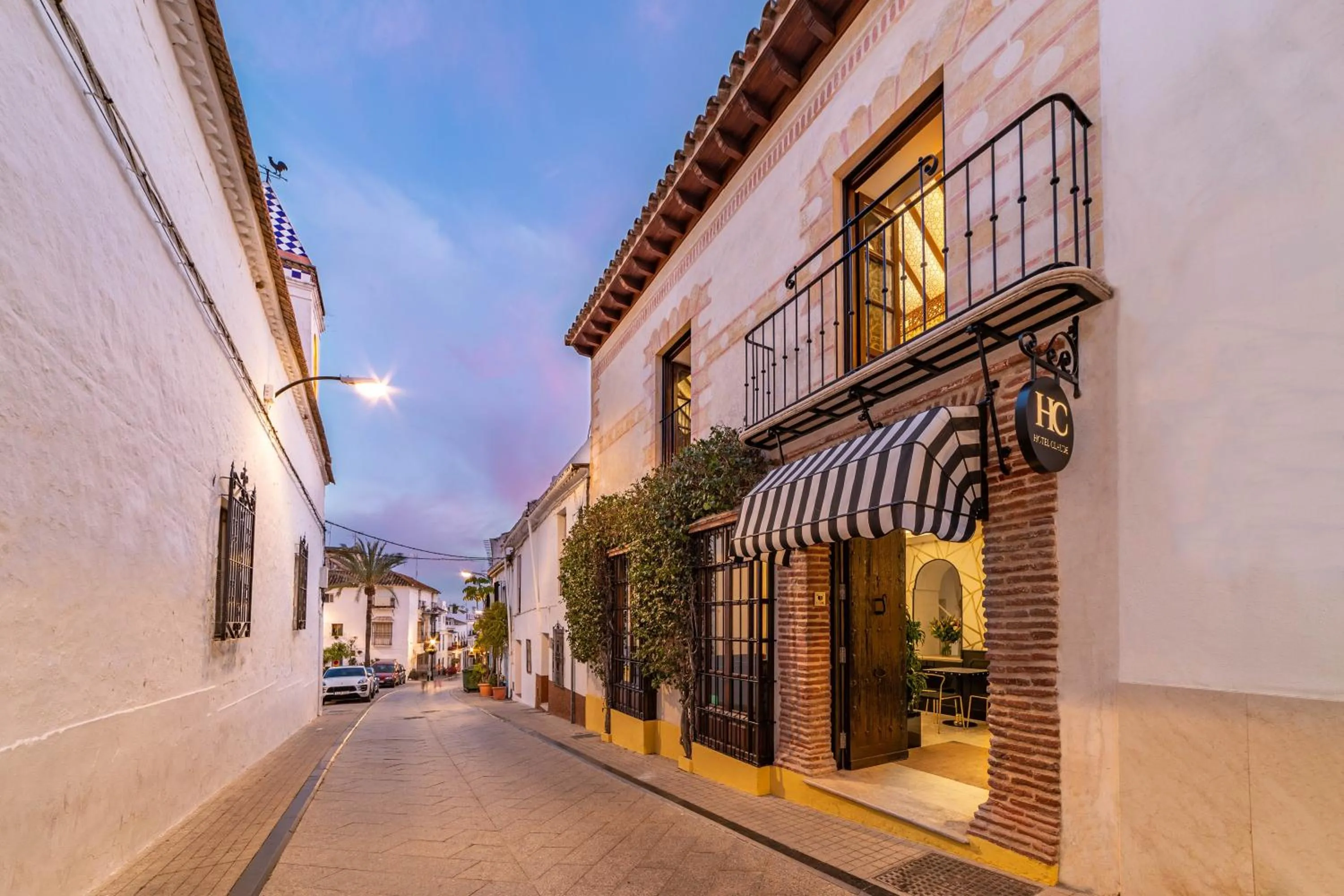 Property building in Hotel Claude Marbella