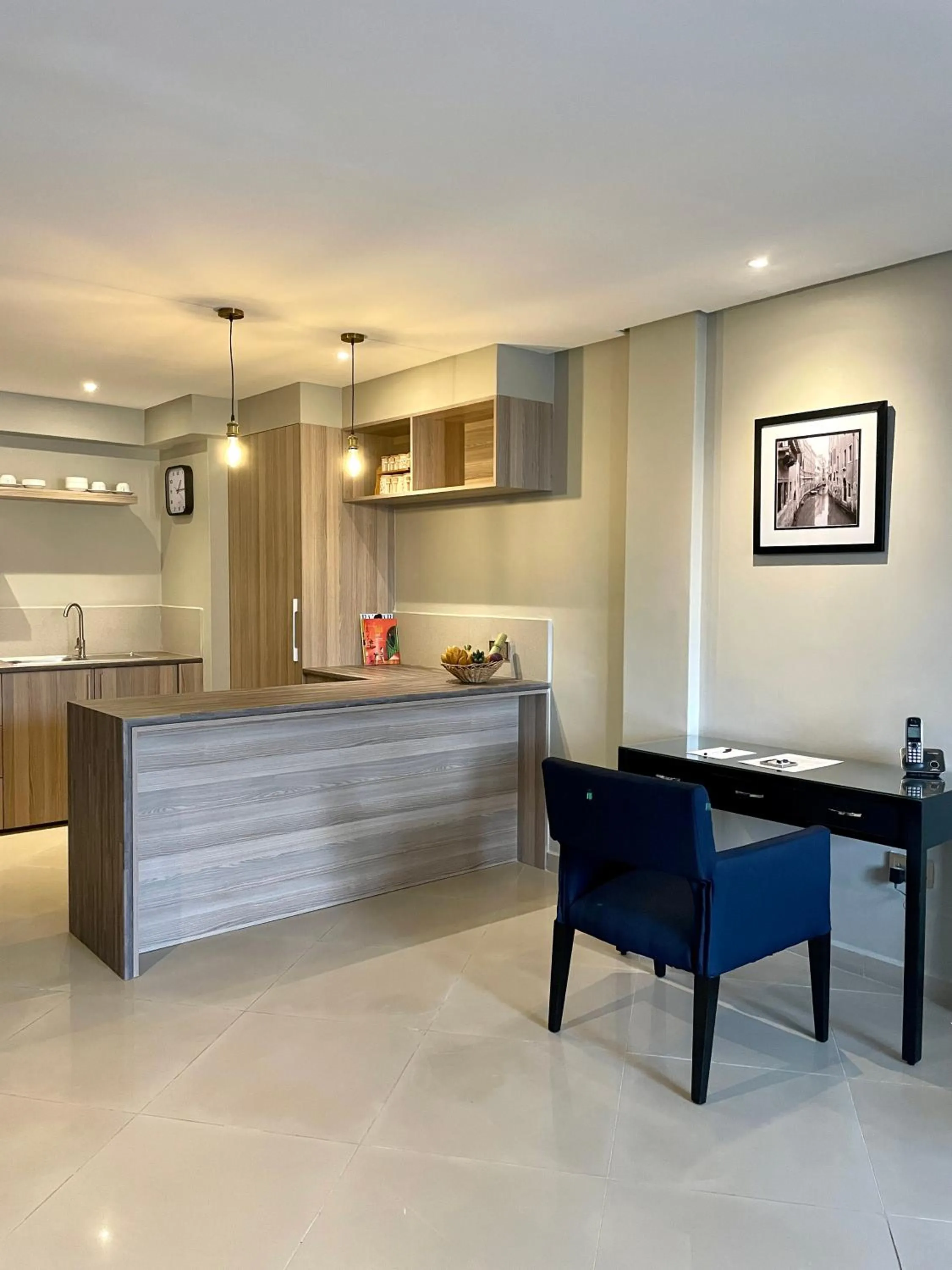 Kitchen or kitchenette in Meilin International Hotel