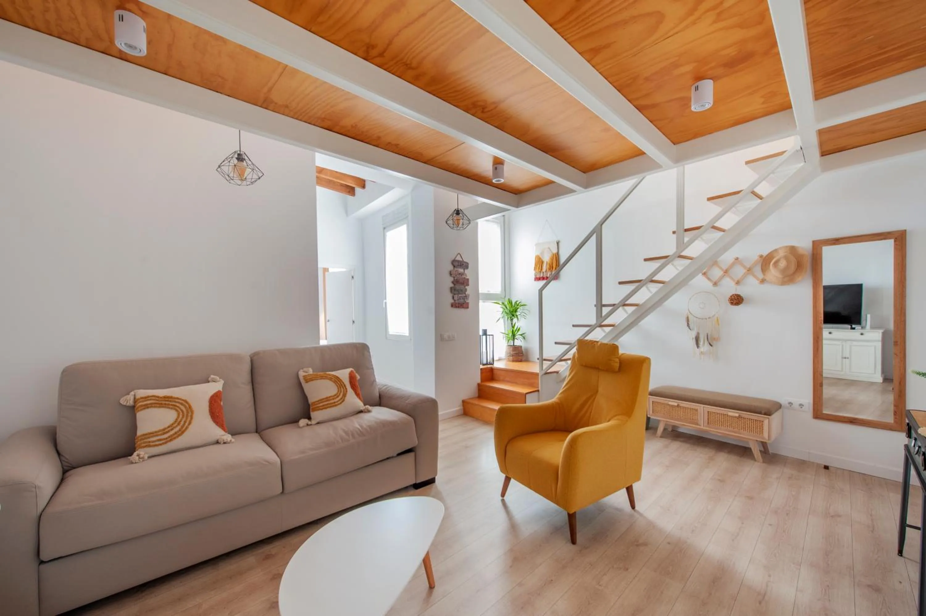 Casa Valentina II: Confort y Luz en Sevilla Centro