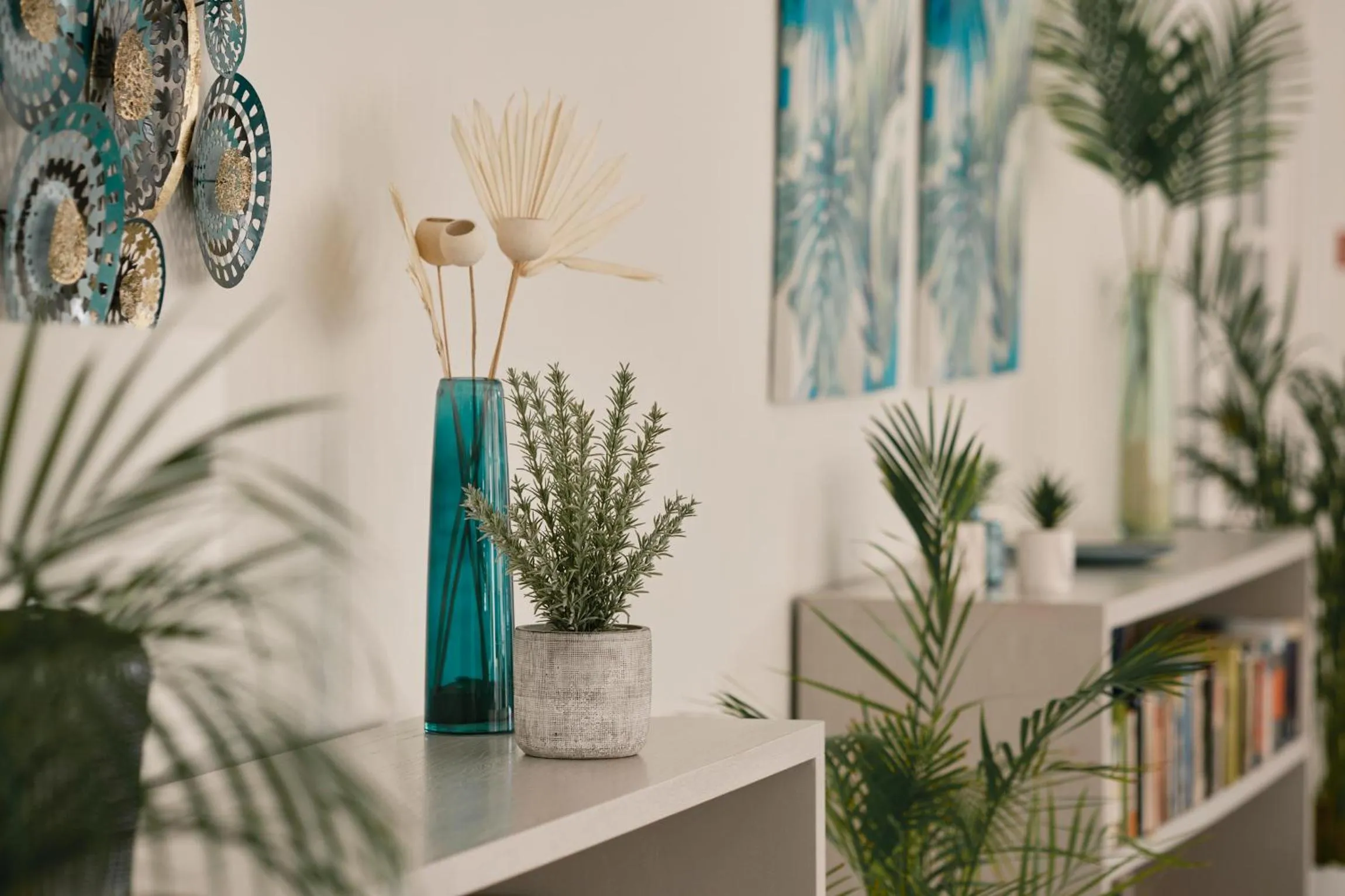 Communal lounge/ TV room in Hotel Helios Costa Tropical