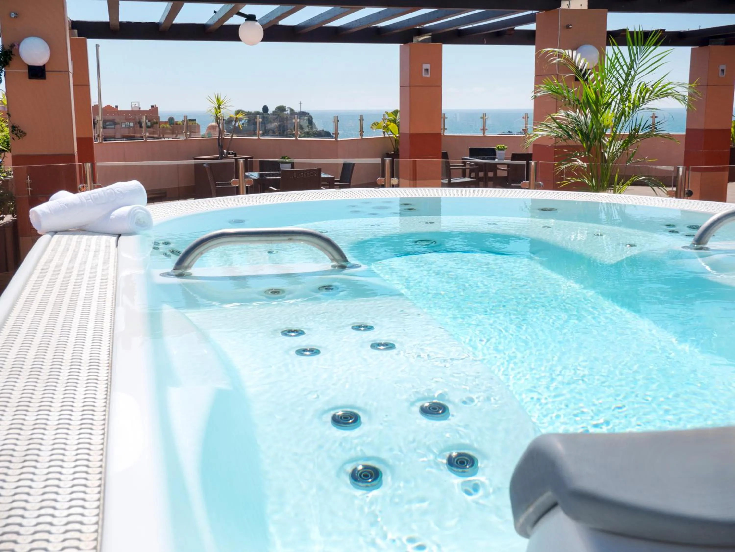 Hot Tub in Hotel Helios Costa Tropical