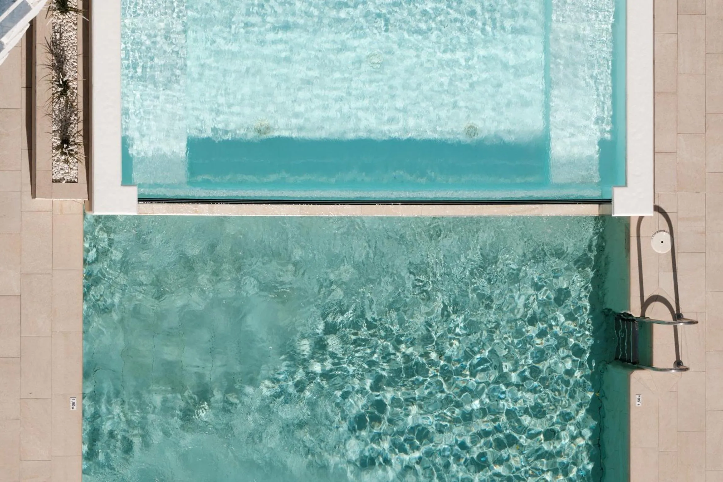 Swimming pool in Hotel Helios Costa Tropical