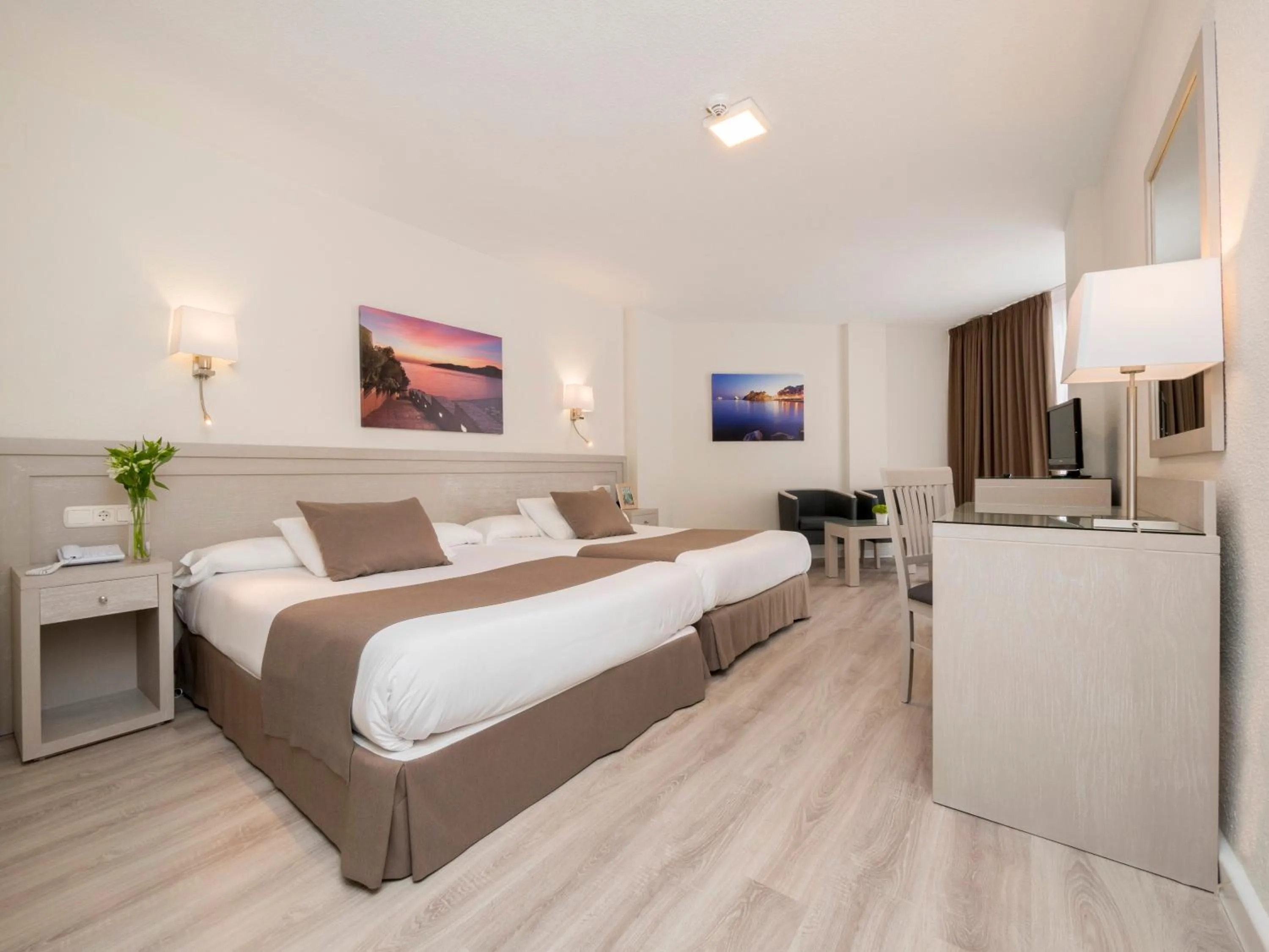 Triple Room in Hotel Helios Costa Tropical