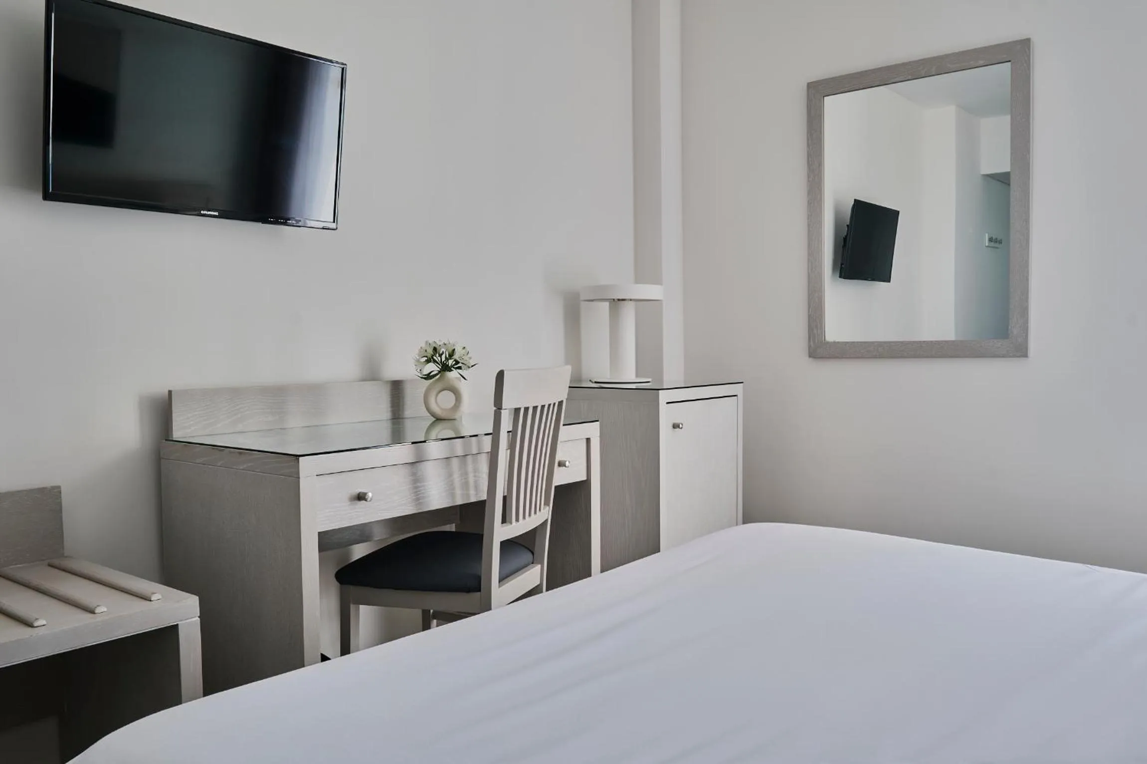 Photo of the whole room, Bed in Hotel Helios Costa Tropical