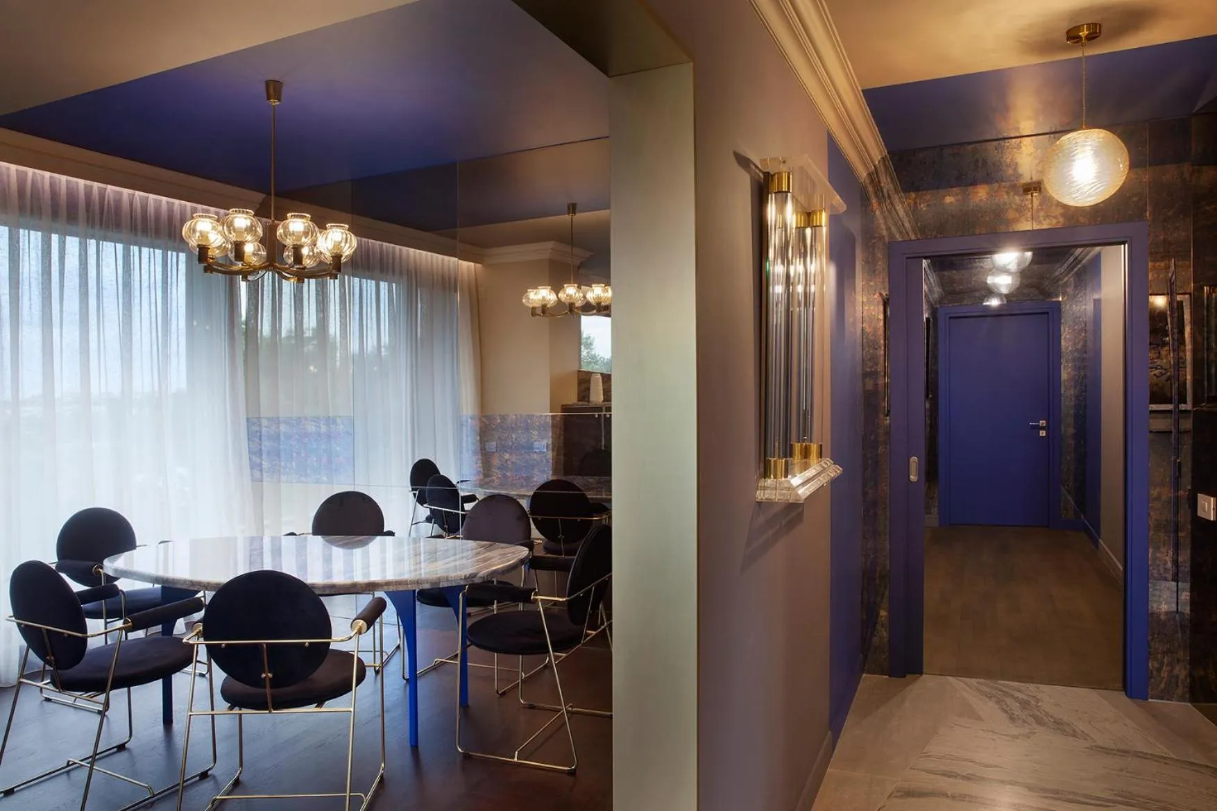 Living room in Room 12