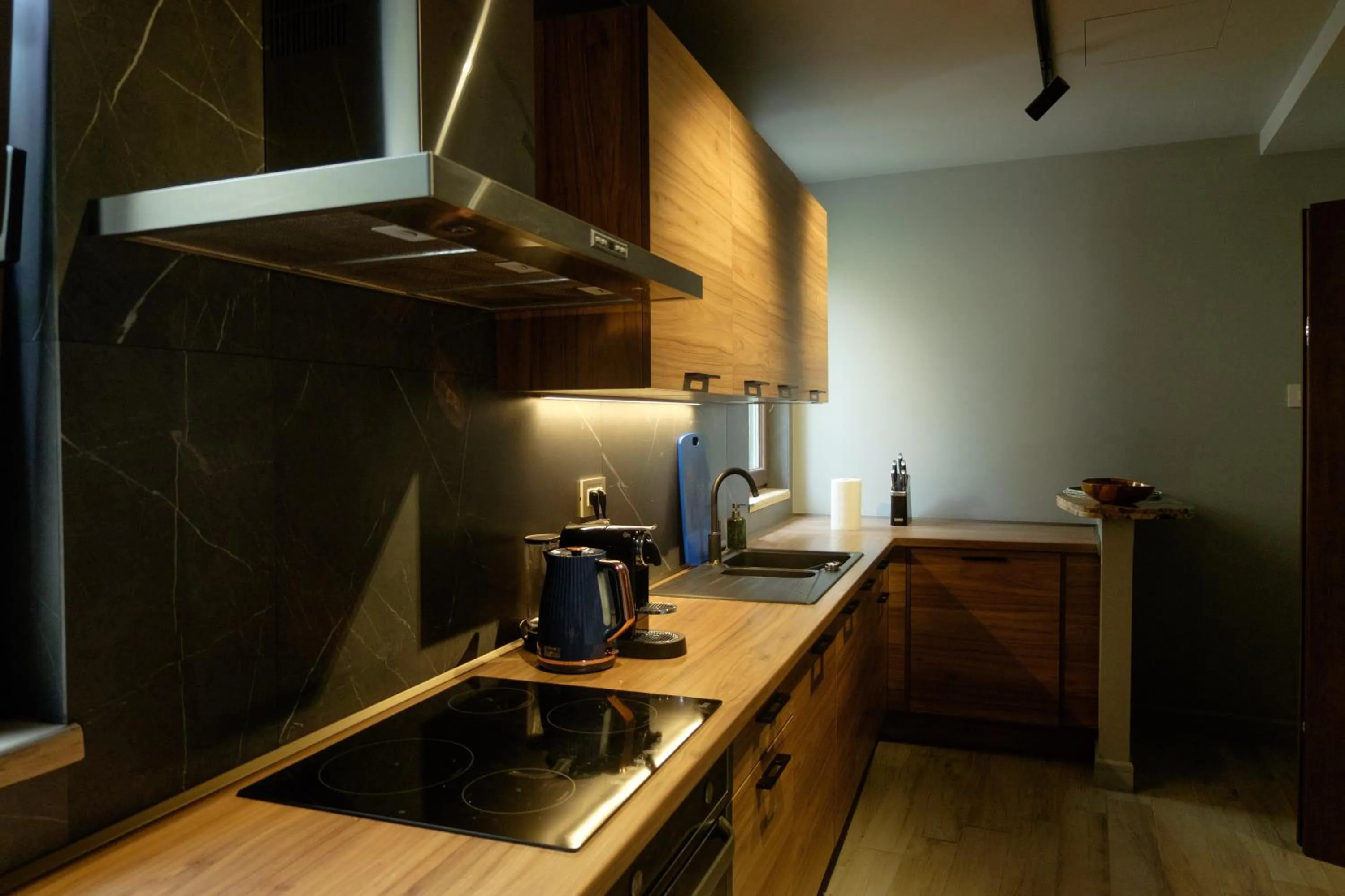 Coffee/tea facilities in Room 12