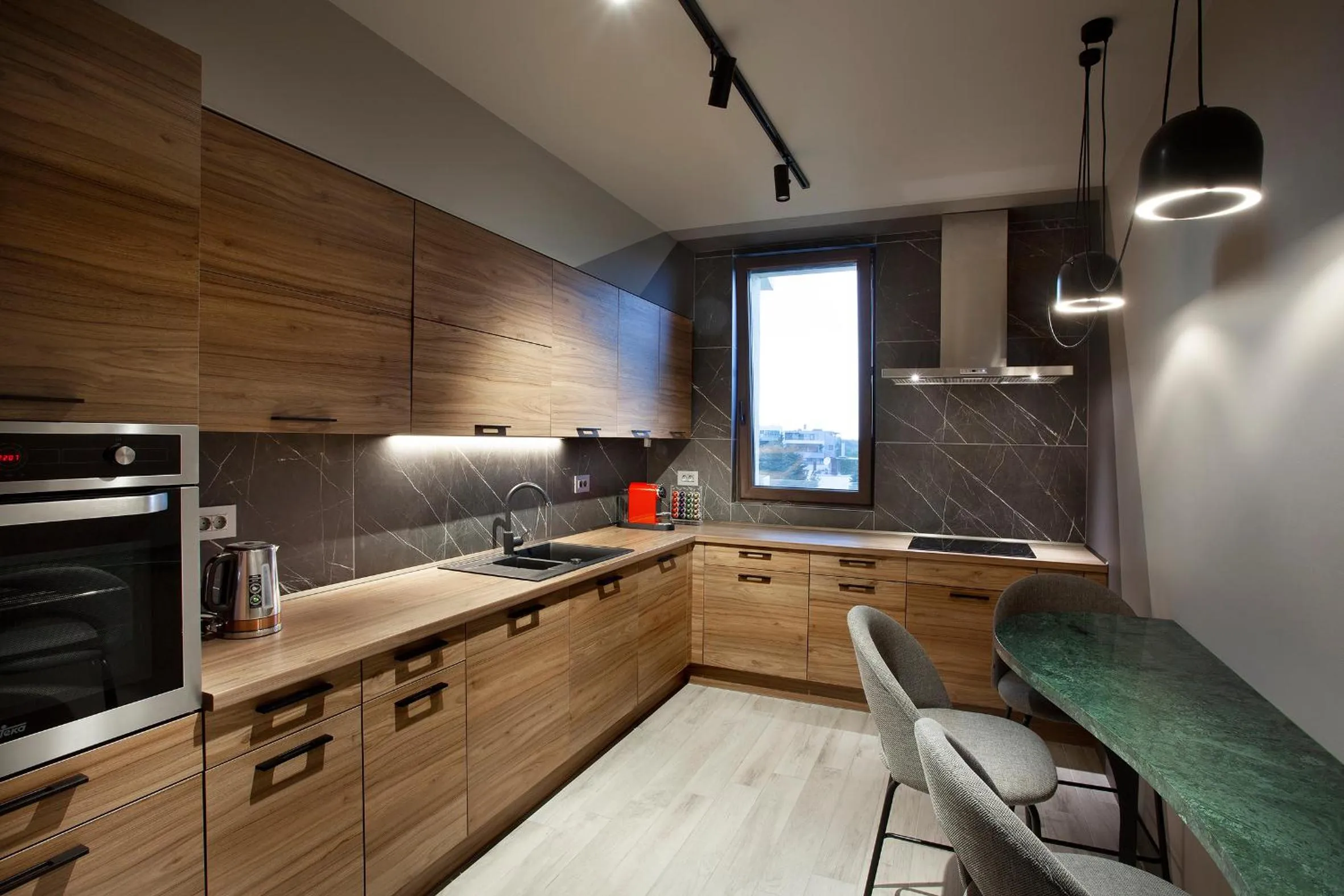 Kitchen or kitchenette in Room 12