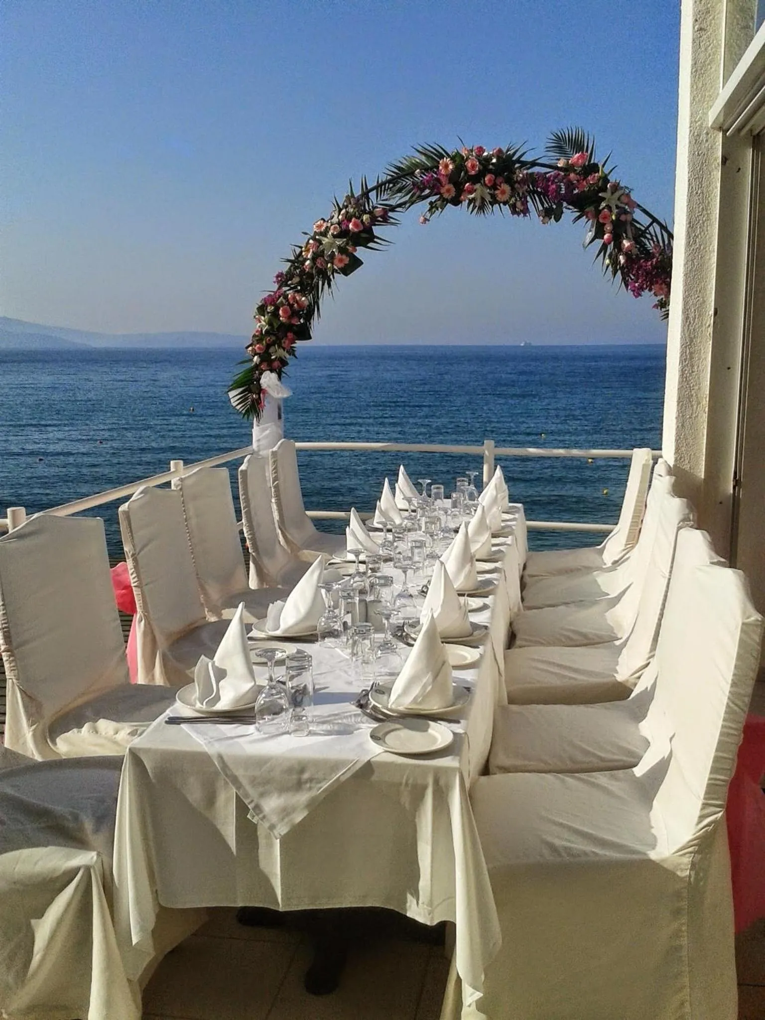 Restaurant/places to eat in Istron Bay Hotel